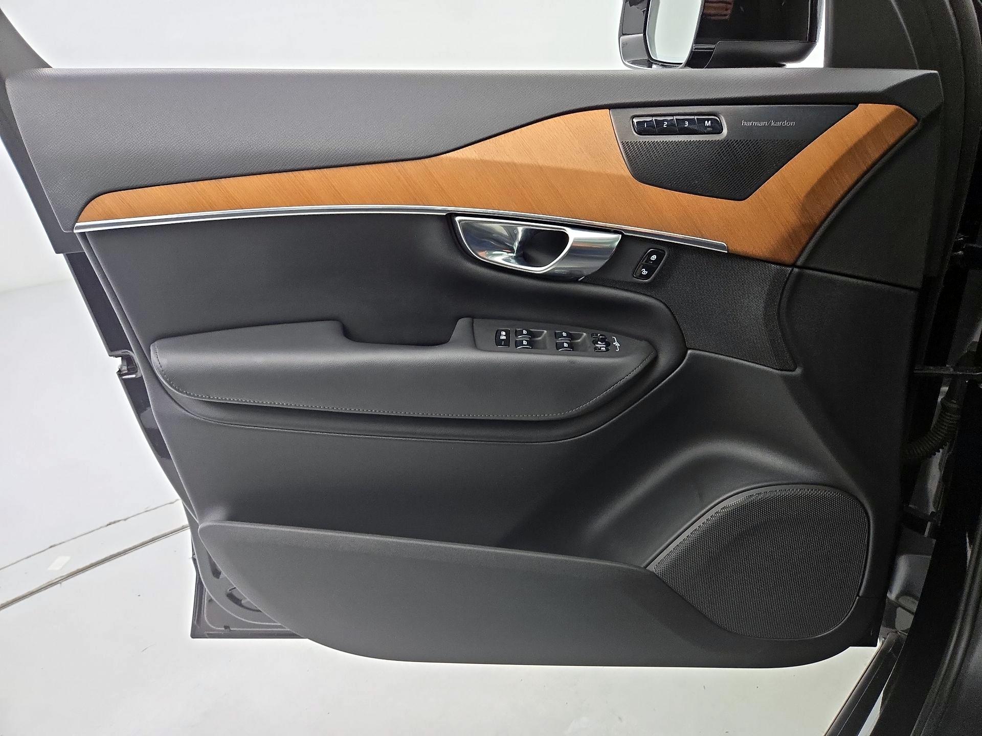 Thumbnail: 2023 Volvo XC90 - 12