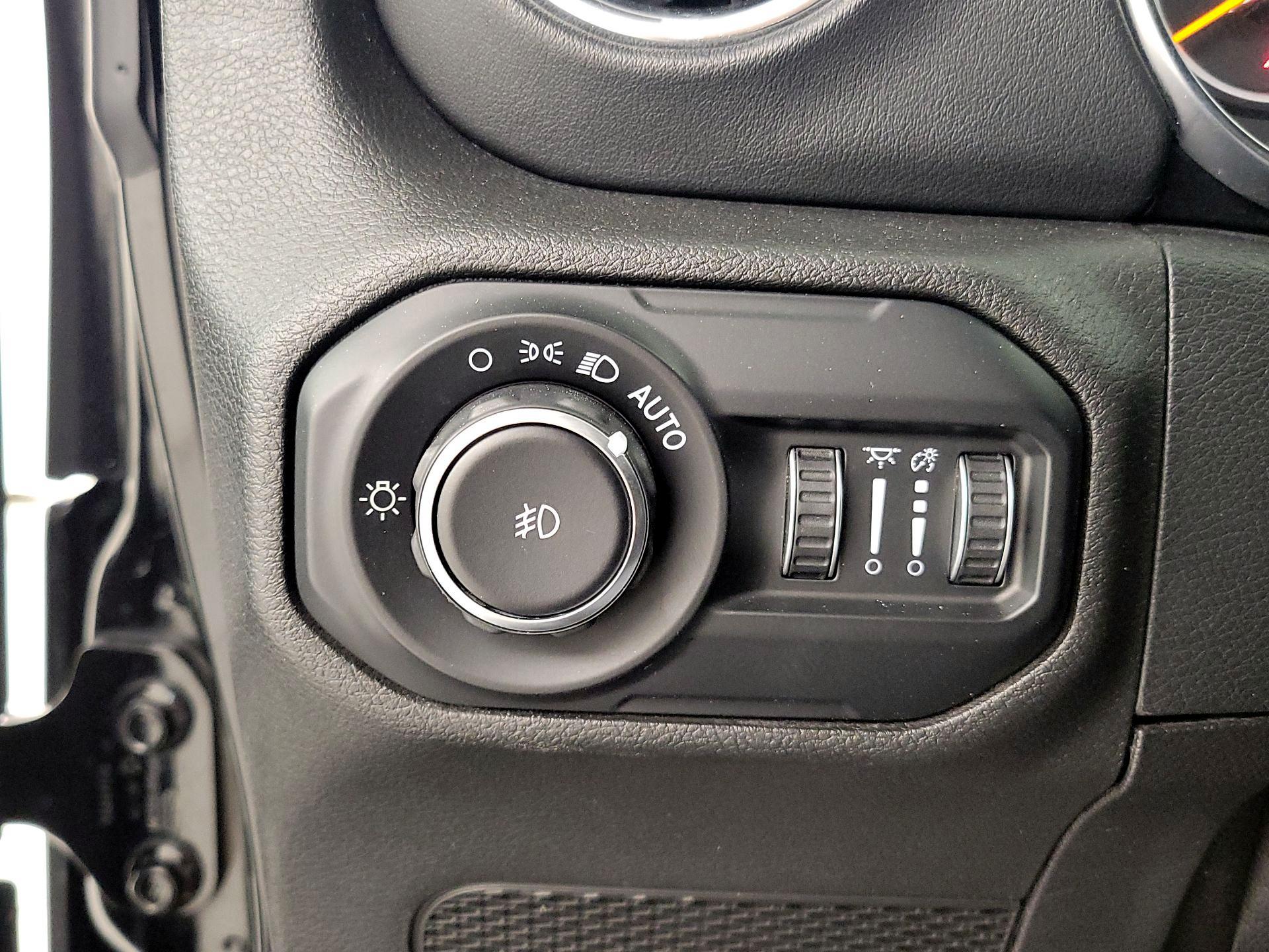 Thumbnail: 2021 Jeep Wrangler - 13