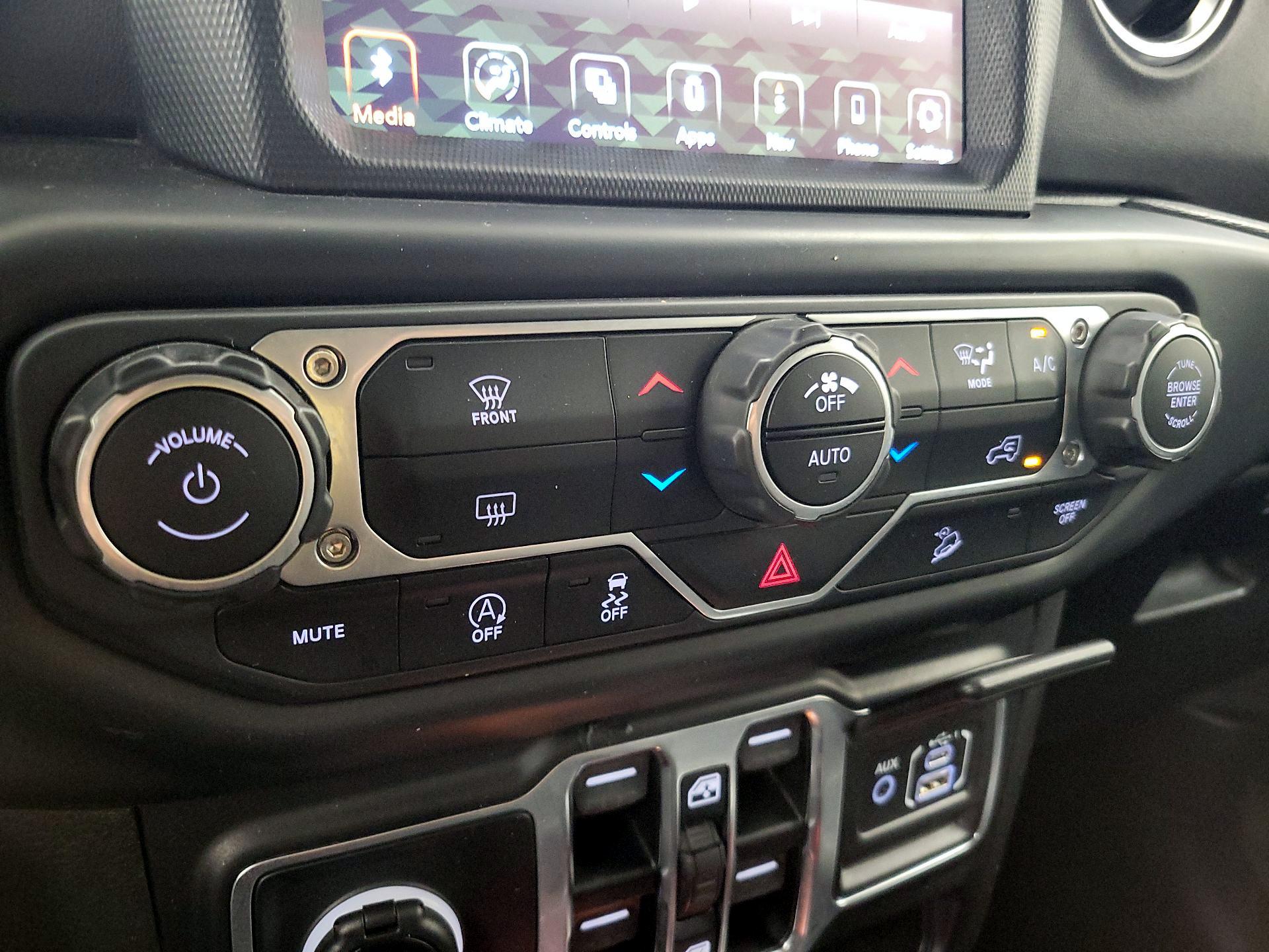 Thumbnail: 2021 Jeep Wrangler - 15