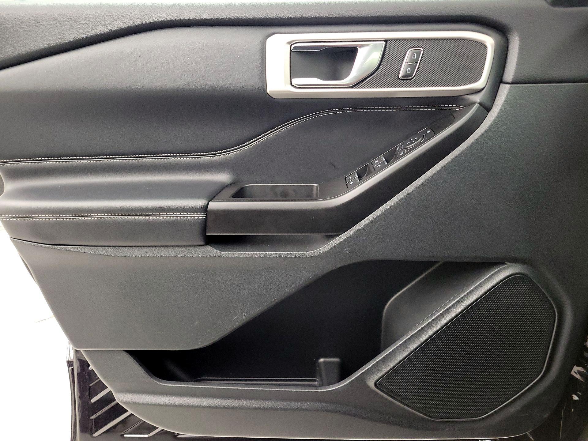 Thumbnail: 2020 Ford Explorer - 12