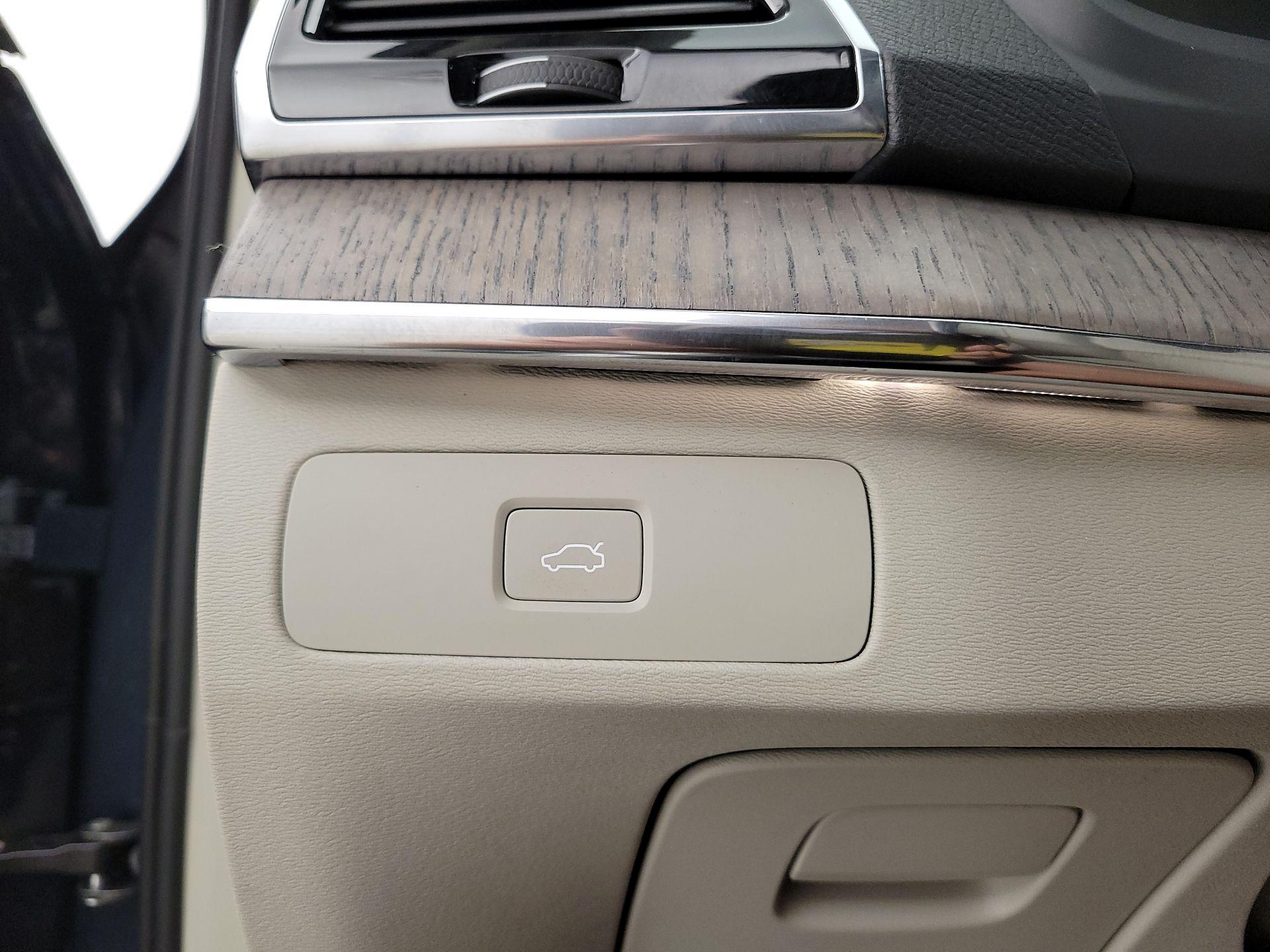 Thumbnail: 2023 Volvo XC90 - 13