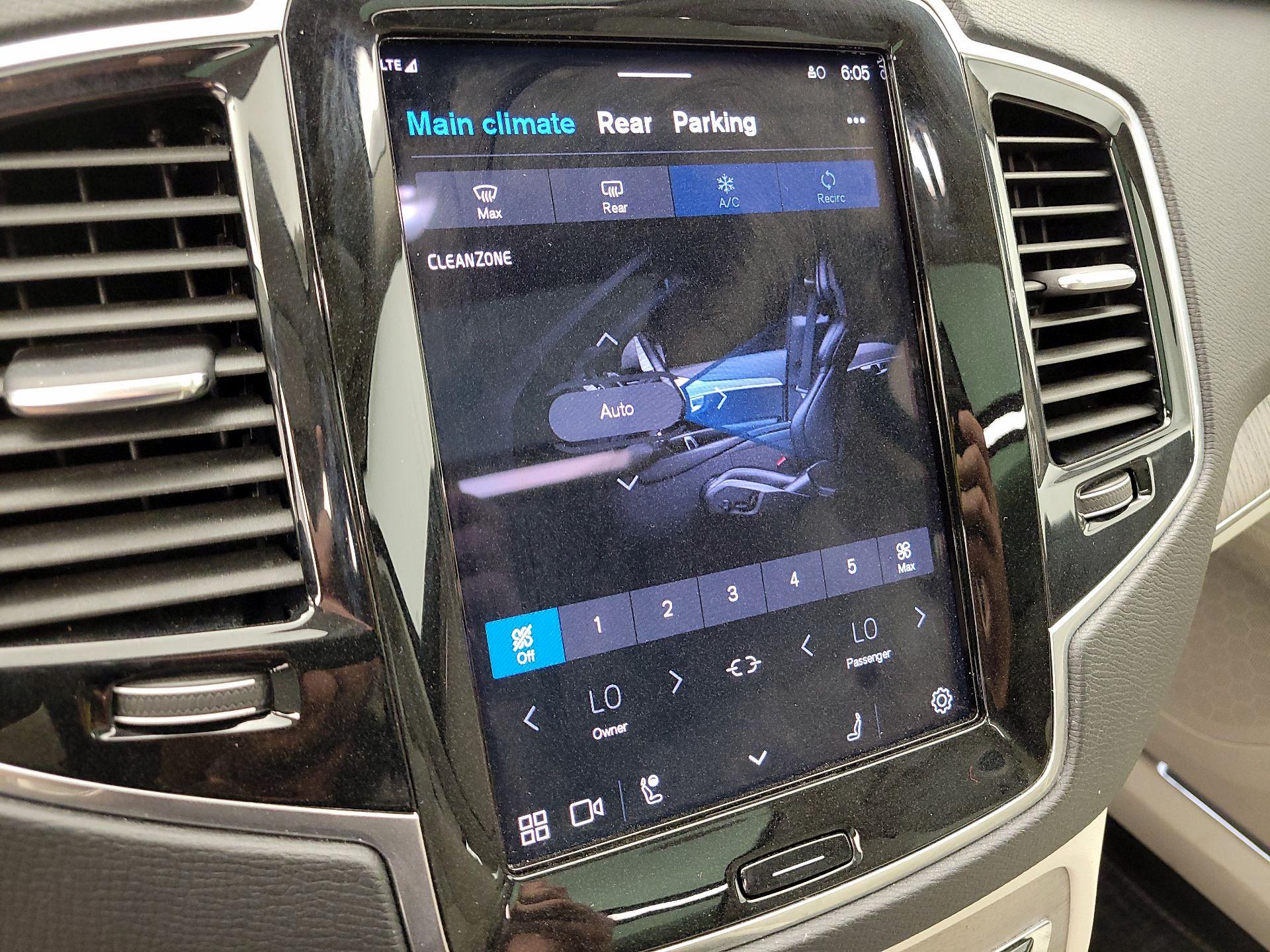 Thumbnail: 2023 Volvo XC90 - 16