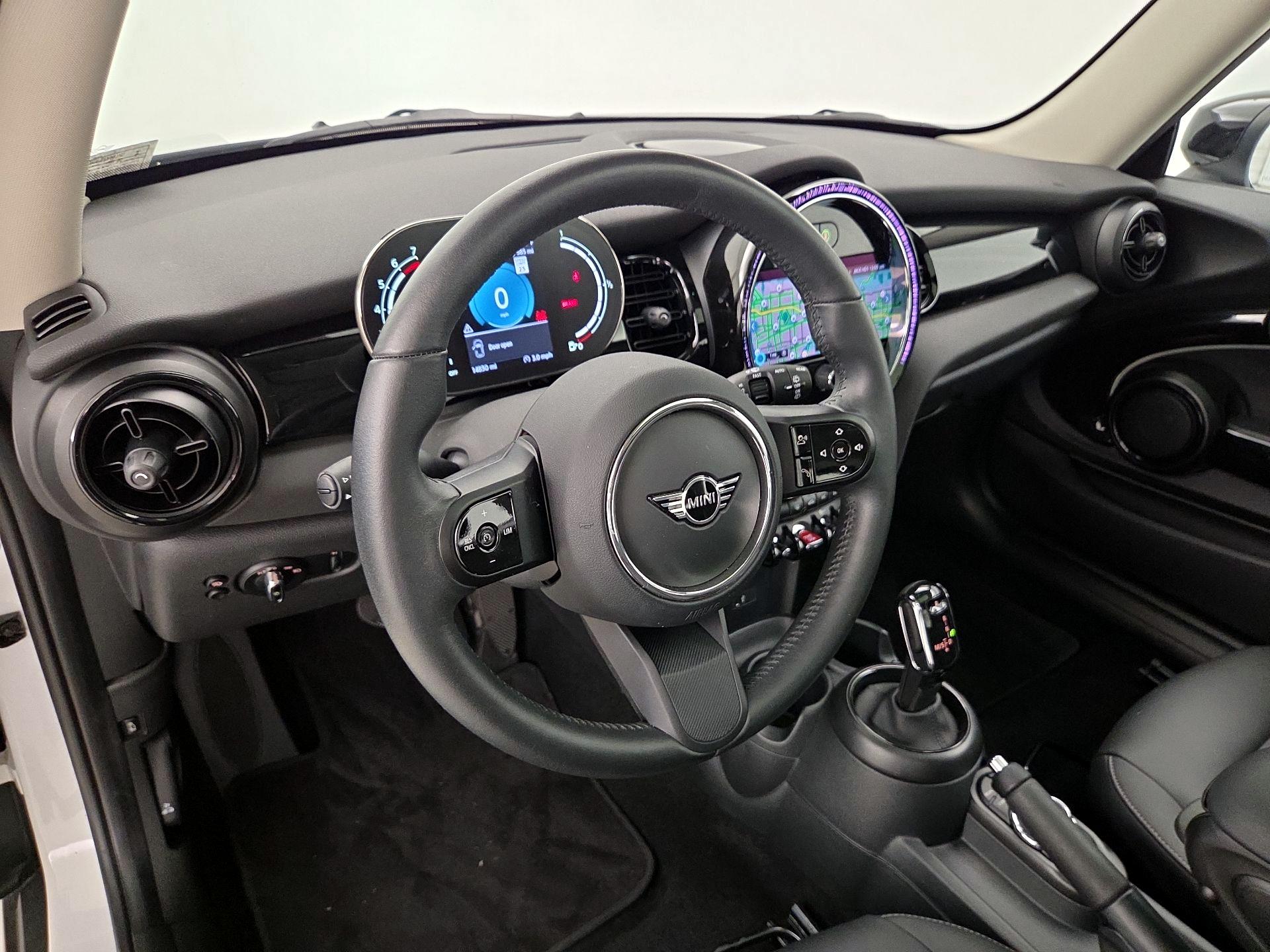 Thumbnail: 2024 MINI Cooper Hardtop - 9