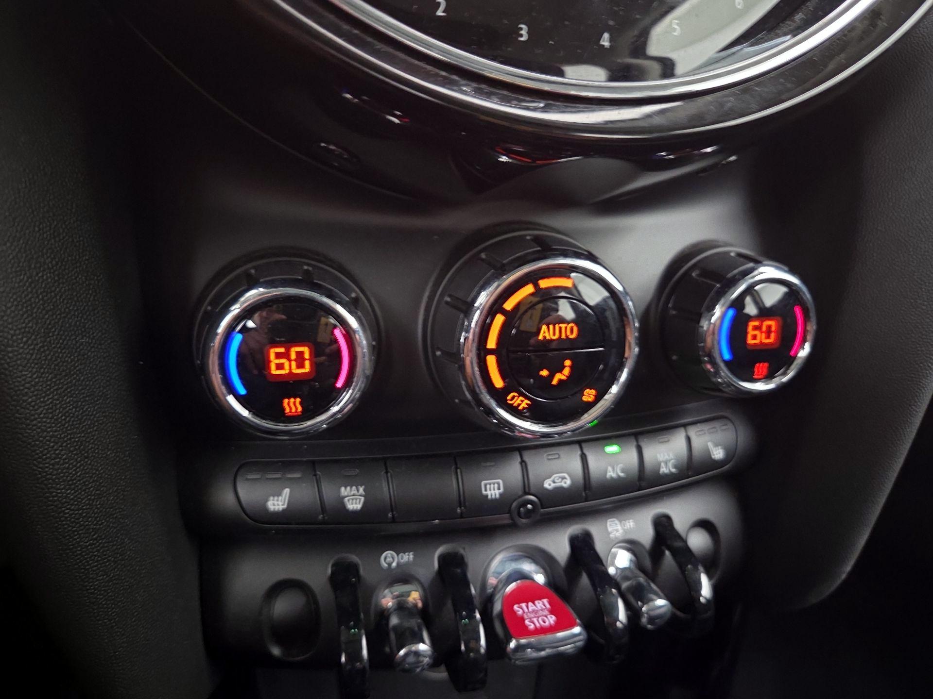 Thumbnail: 2024 MINI Cooper Hardtop - 17