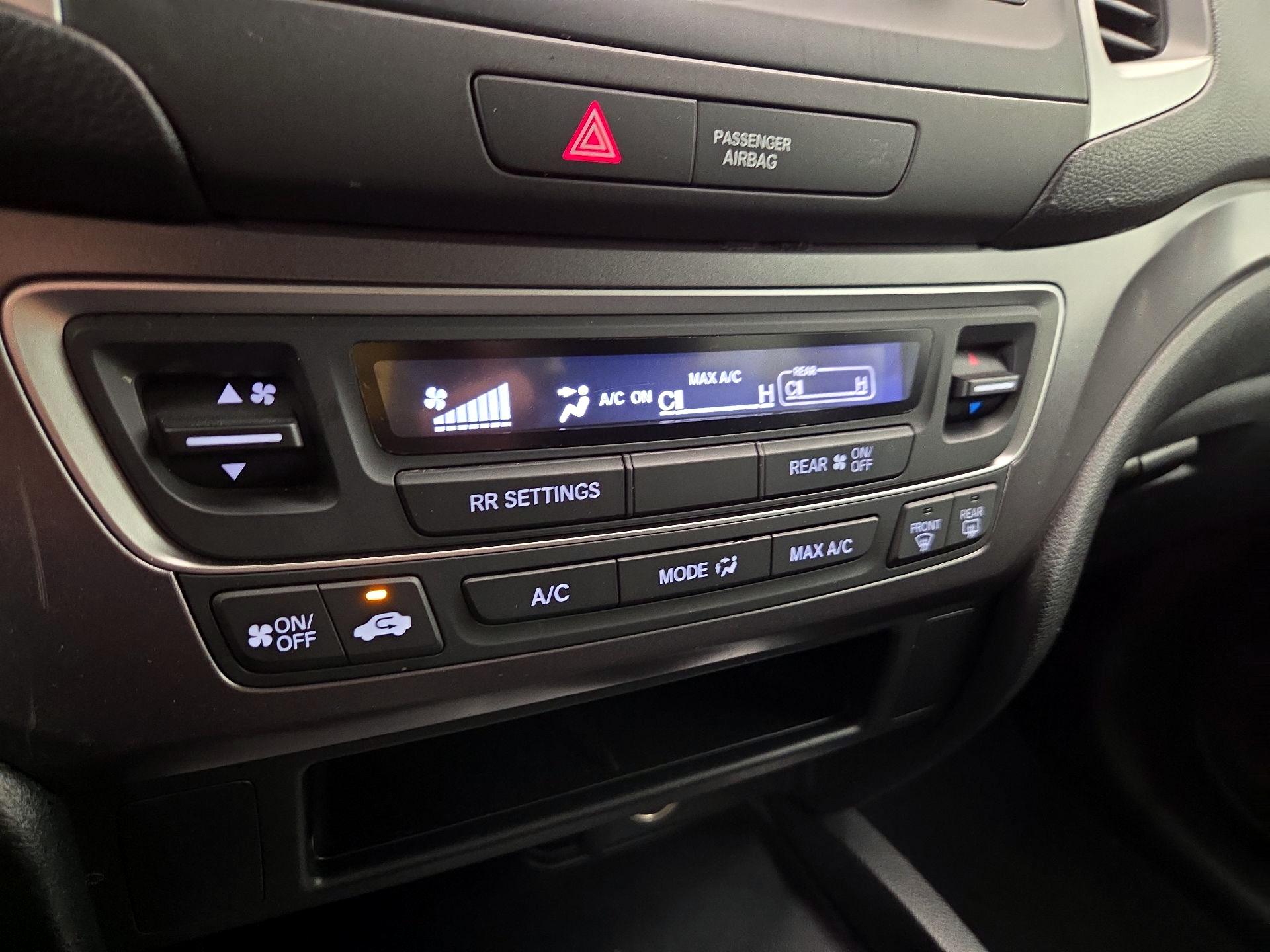 Thumbnail: 2018 Honda Pilot - 16