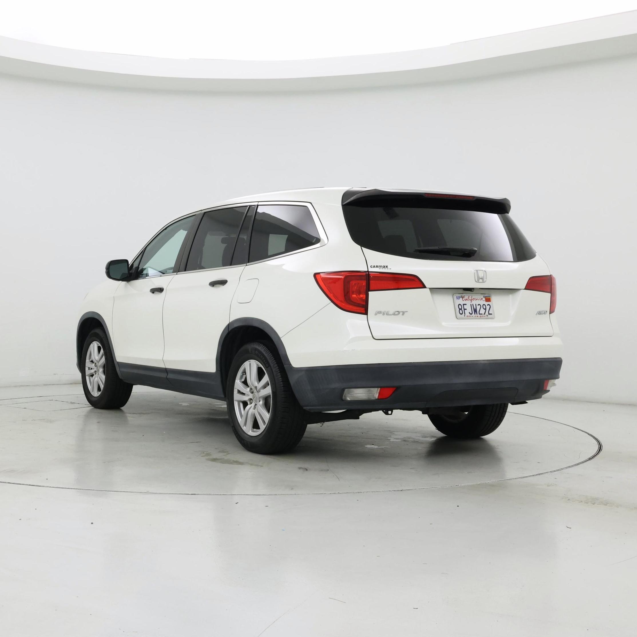 Thumbnail: 2018 Honda Pilot - 2