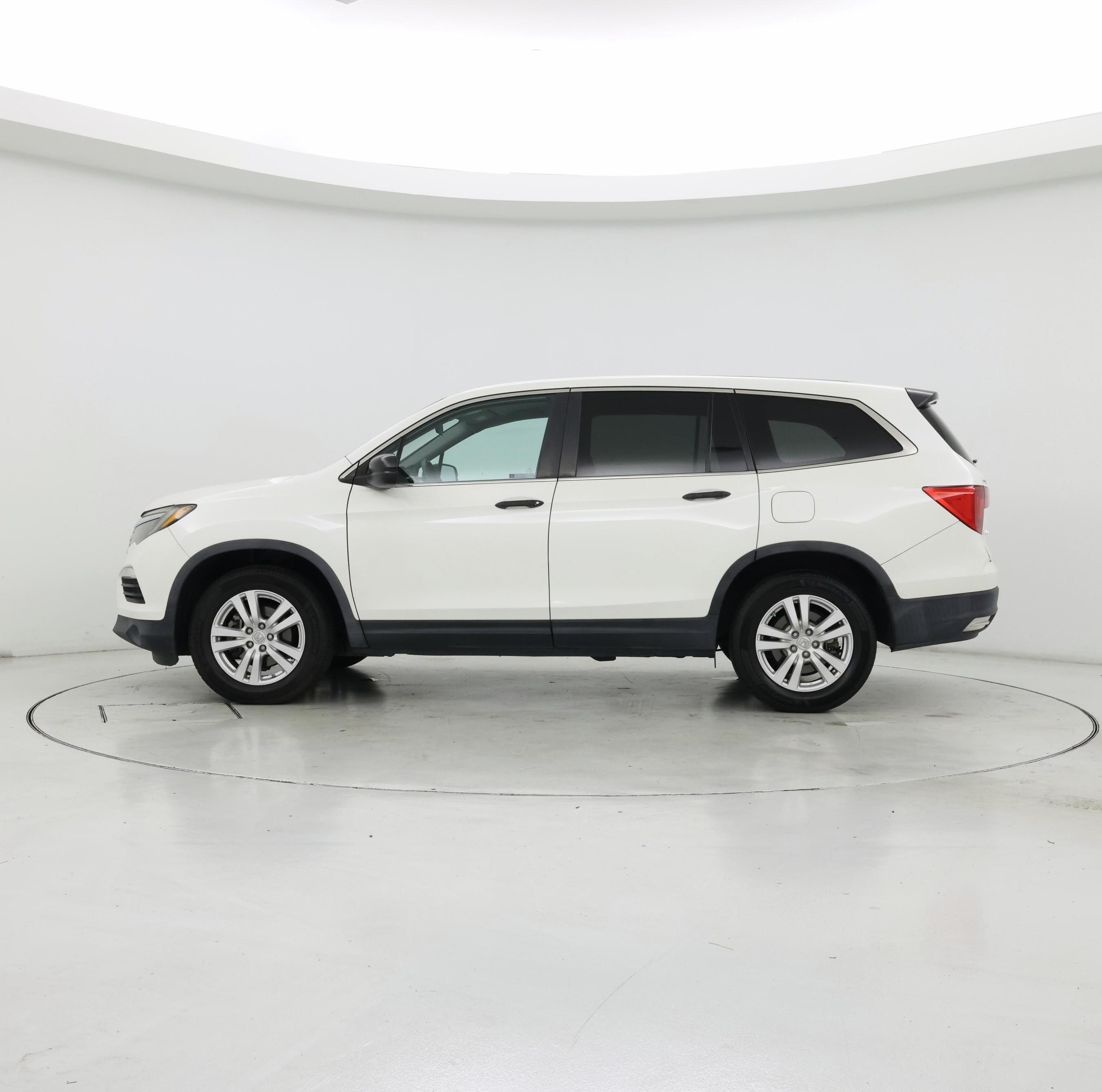 Thumbnail: 2018 Honda Pilot - 3