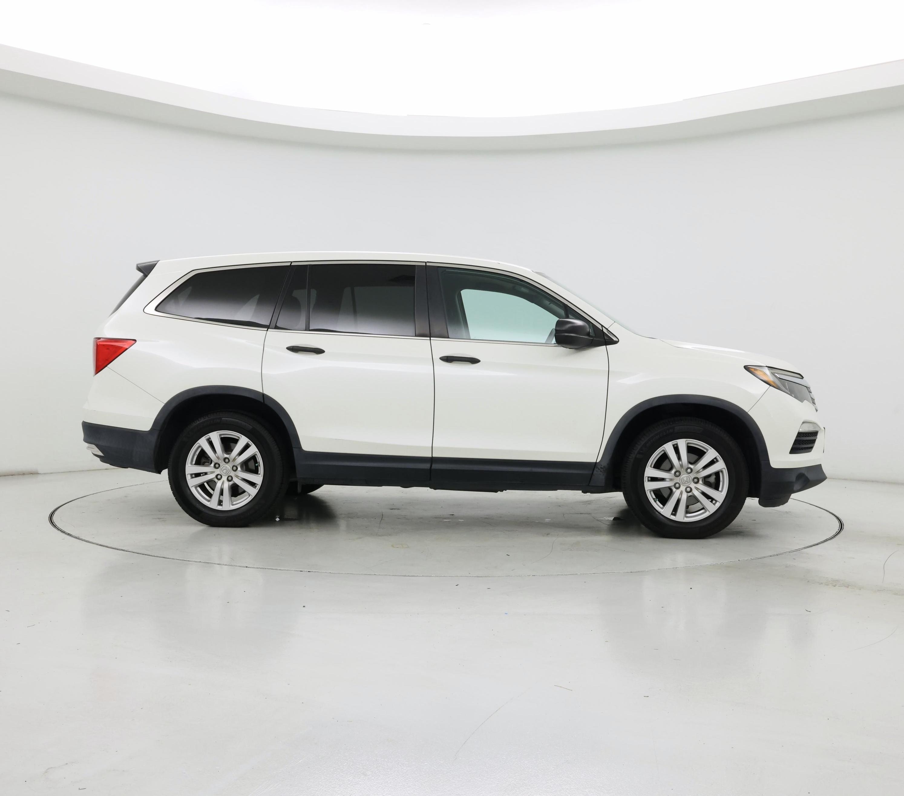 Thumbnail: 2018 Honda Pilot - 7