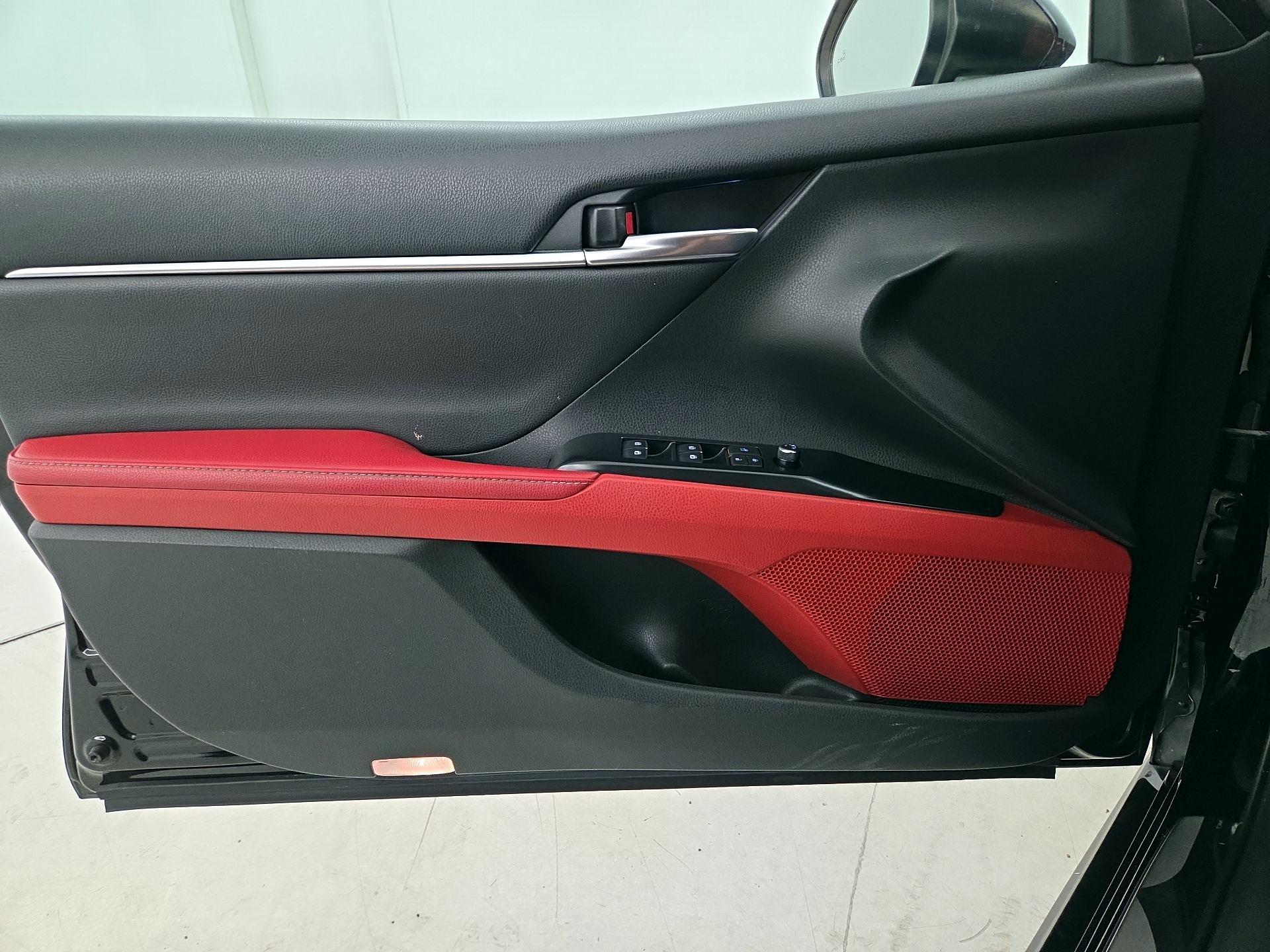 Thumbnail: 2019 Toyota Camry - 12