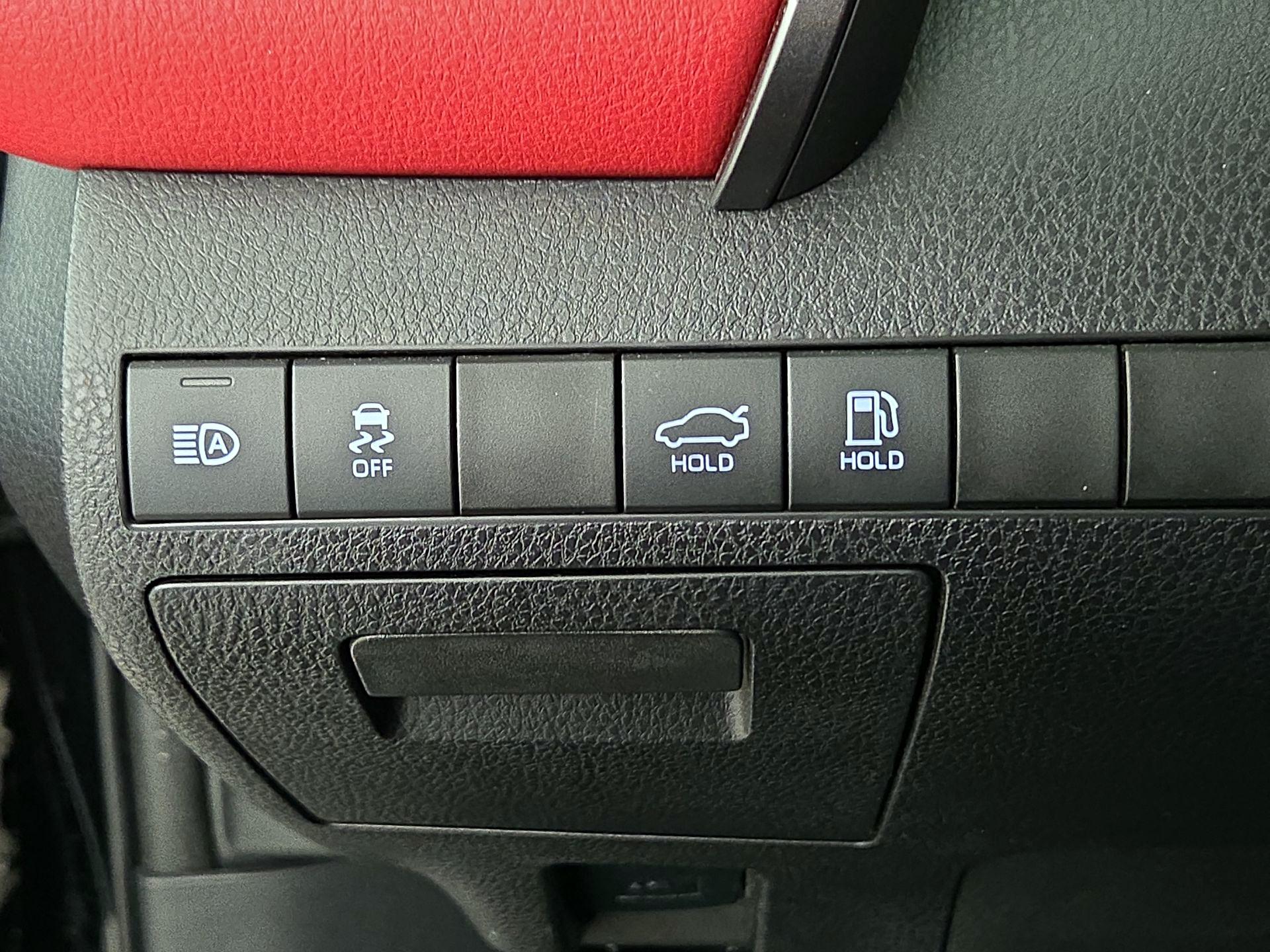 Thumbnail: 2019 Toyota Camry - 13