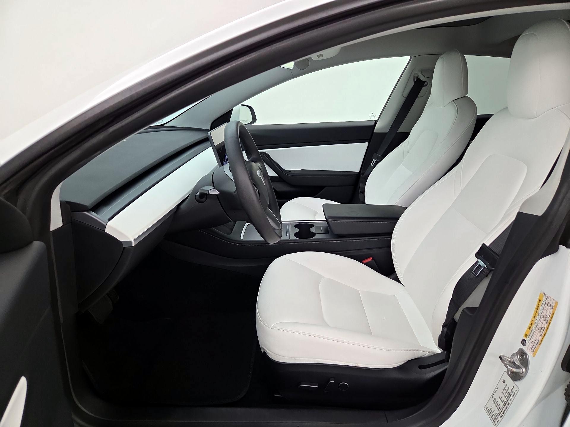 Thumbnail: 2021 Tesla Model 3 - 11