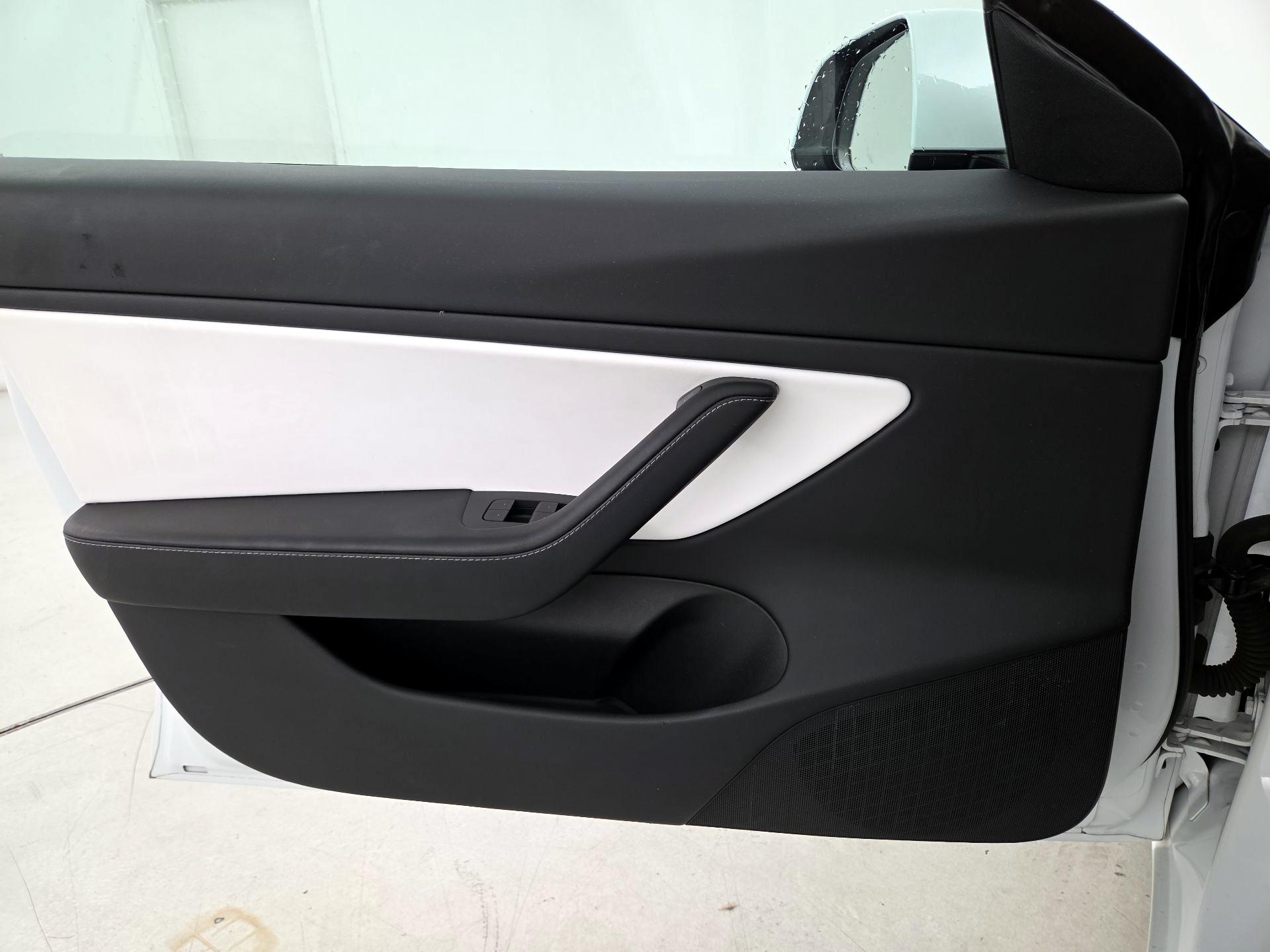 Thumbnail: 2021 Tesla Model 3 - 12