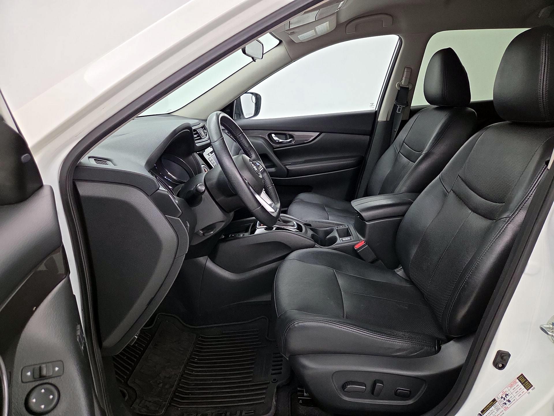 Thumbnail: 2019 Nissan Rogue - 11