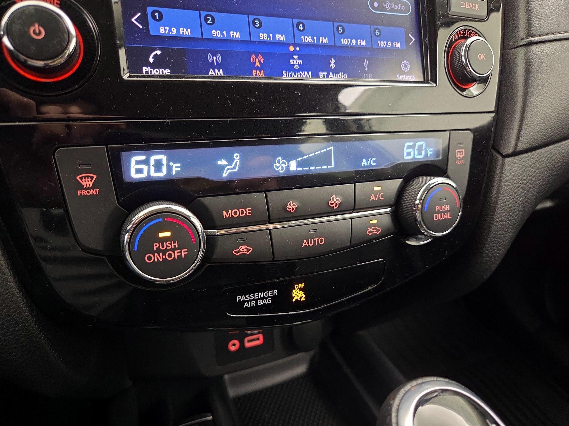 Thumbnail: 2019 Nissan Rogue - 17