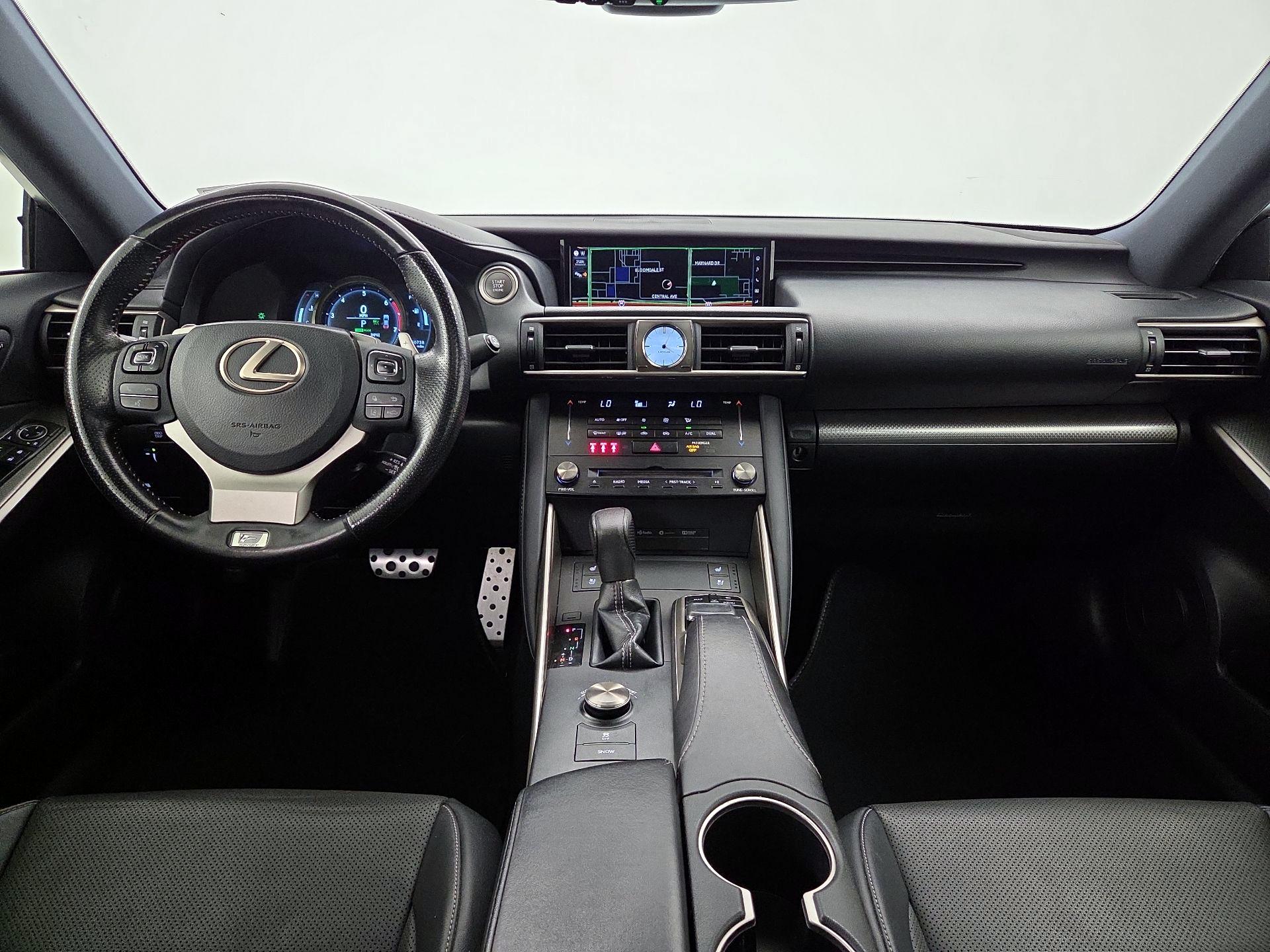 Thumbnail: 2018 Lexus IS - 9