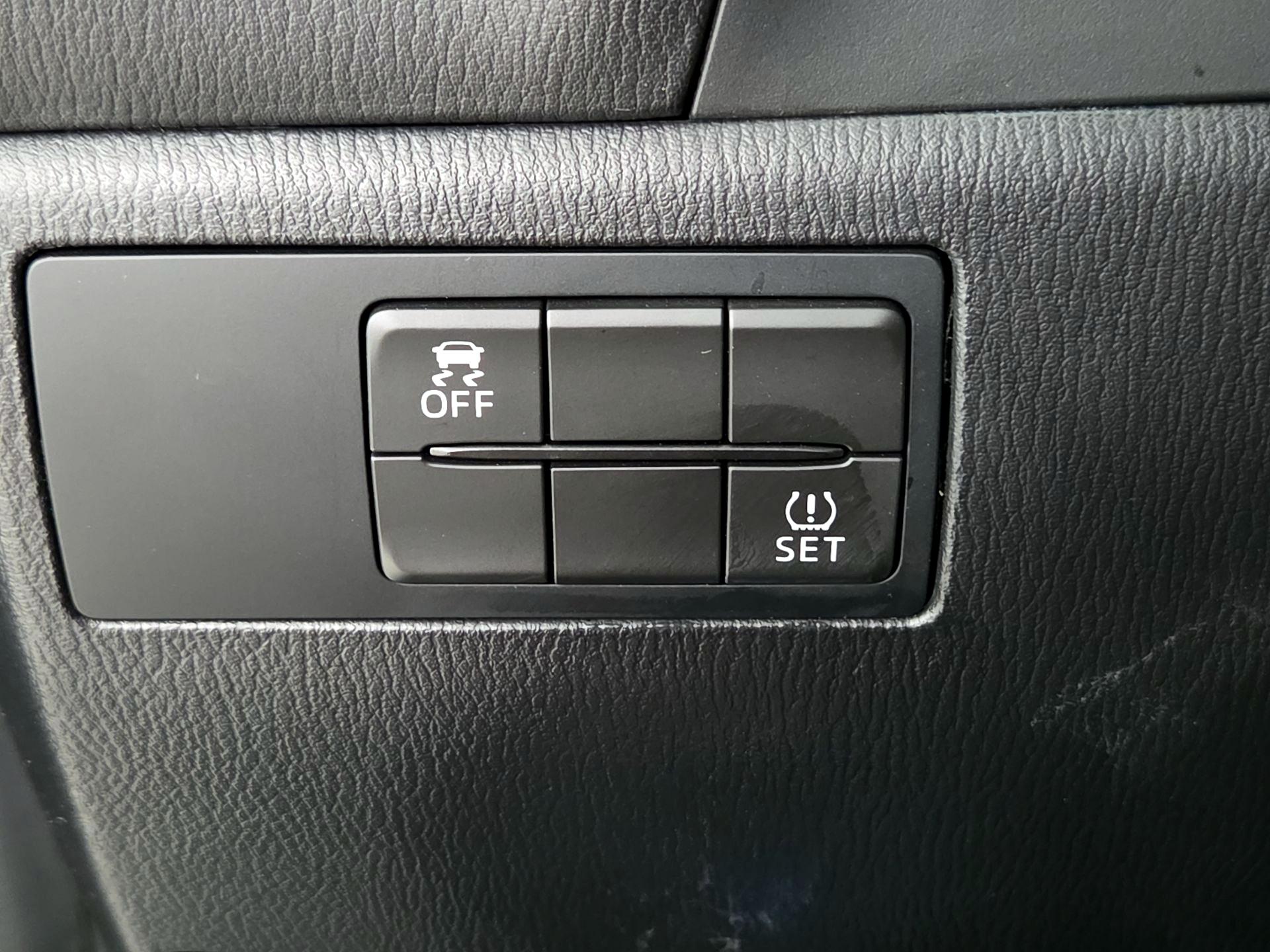 Thumbnail: 2017 Mazda Mazda3 - 13