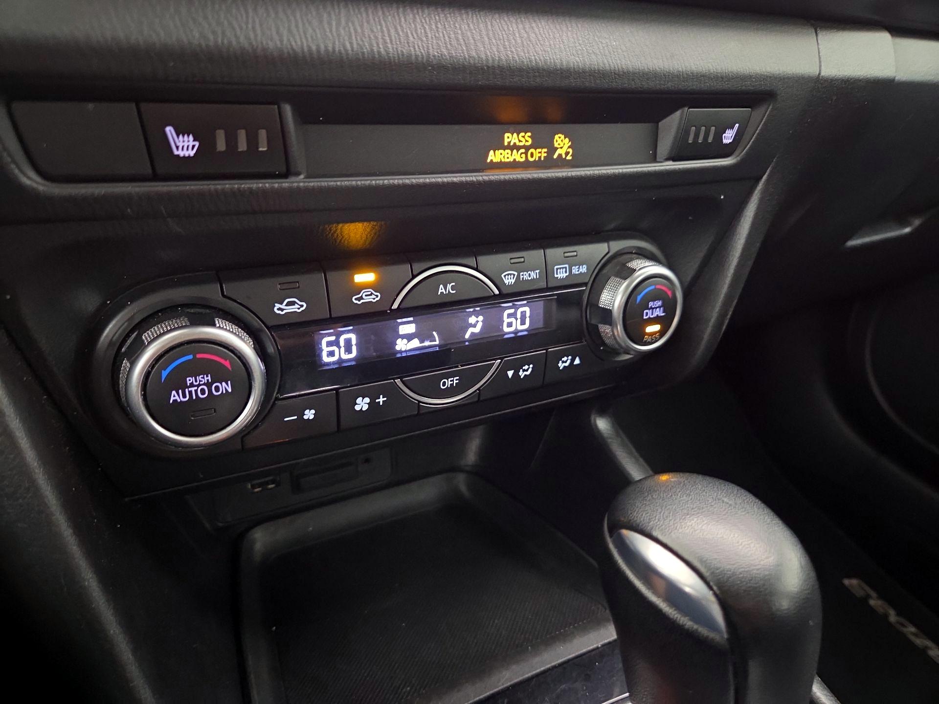 Thumbnail: 2017 Mazda Mazda3 - 16