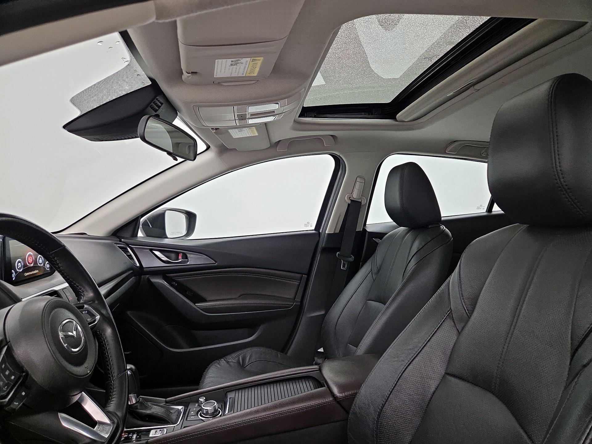 Thumbnail: 2017 Mazda Mazda3 - 19