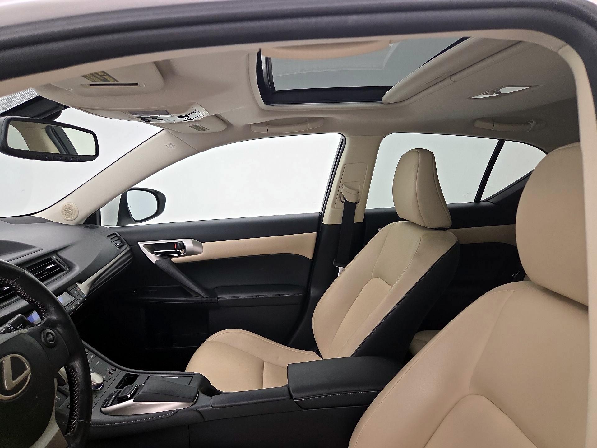 Thumbnail: 2015 Lexus CT - 20