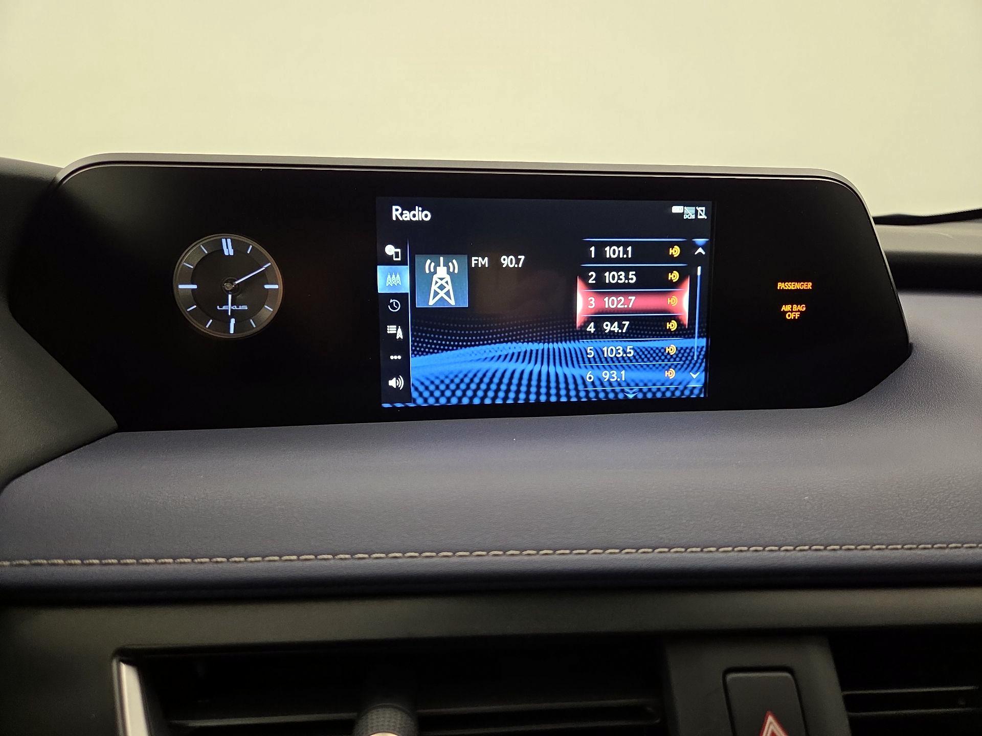 Thumbnail: 2021 Lexus UX - 15