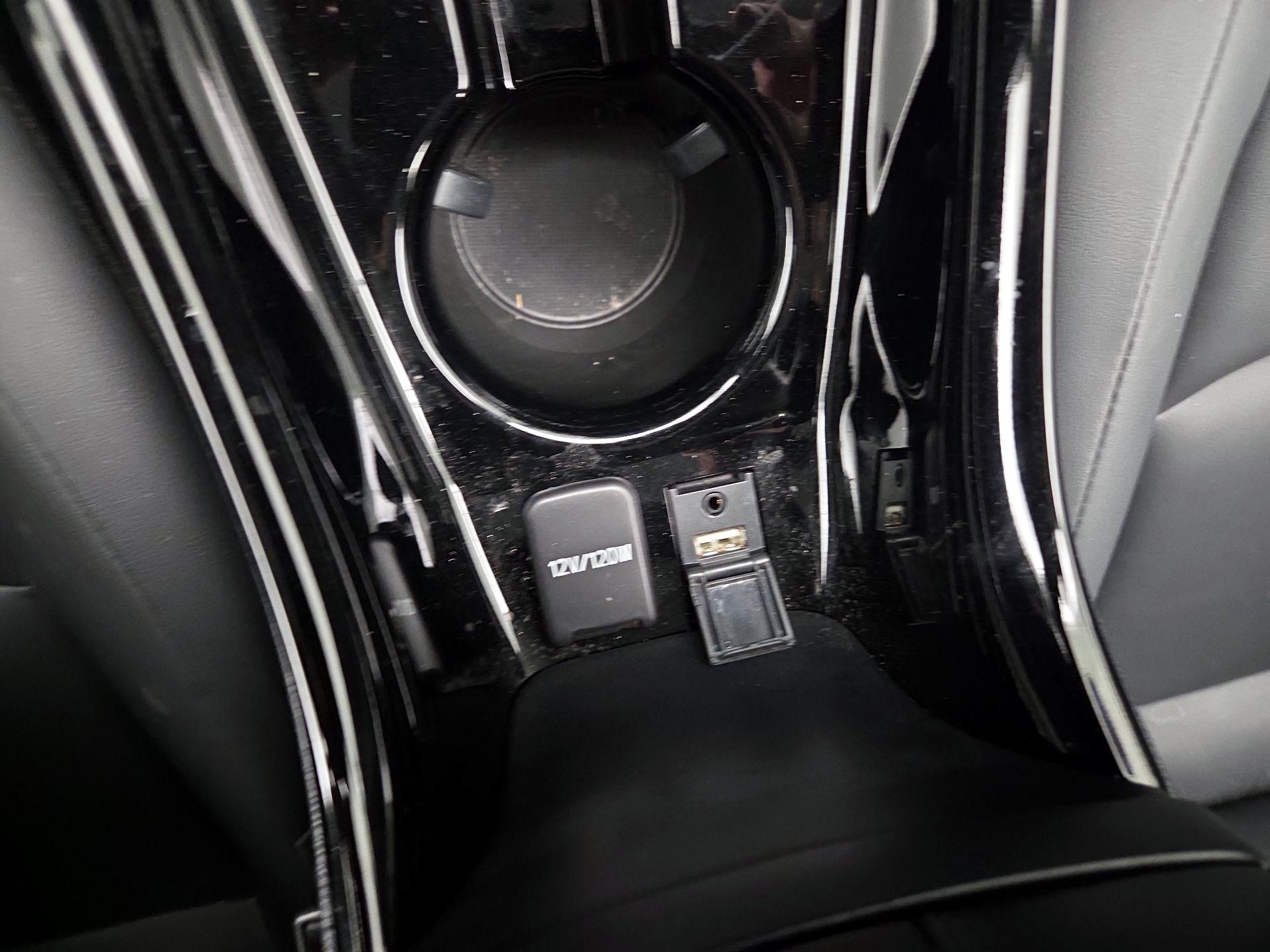 Thumbnail: 2022 Toyota Prius Prime - 19