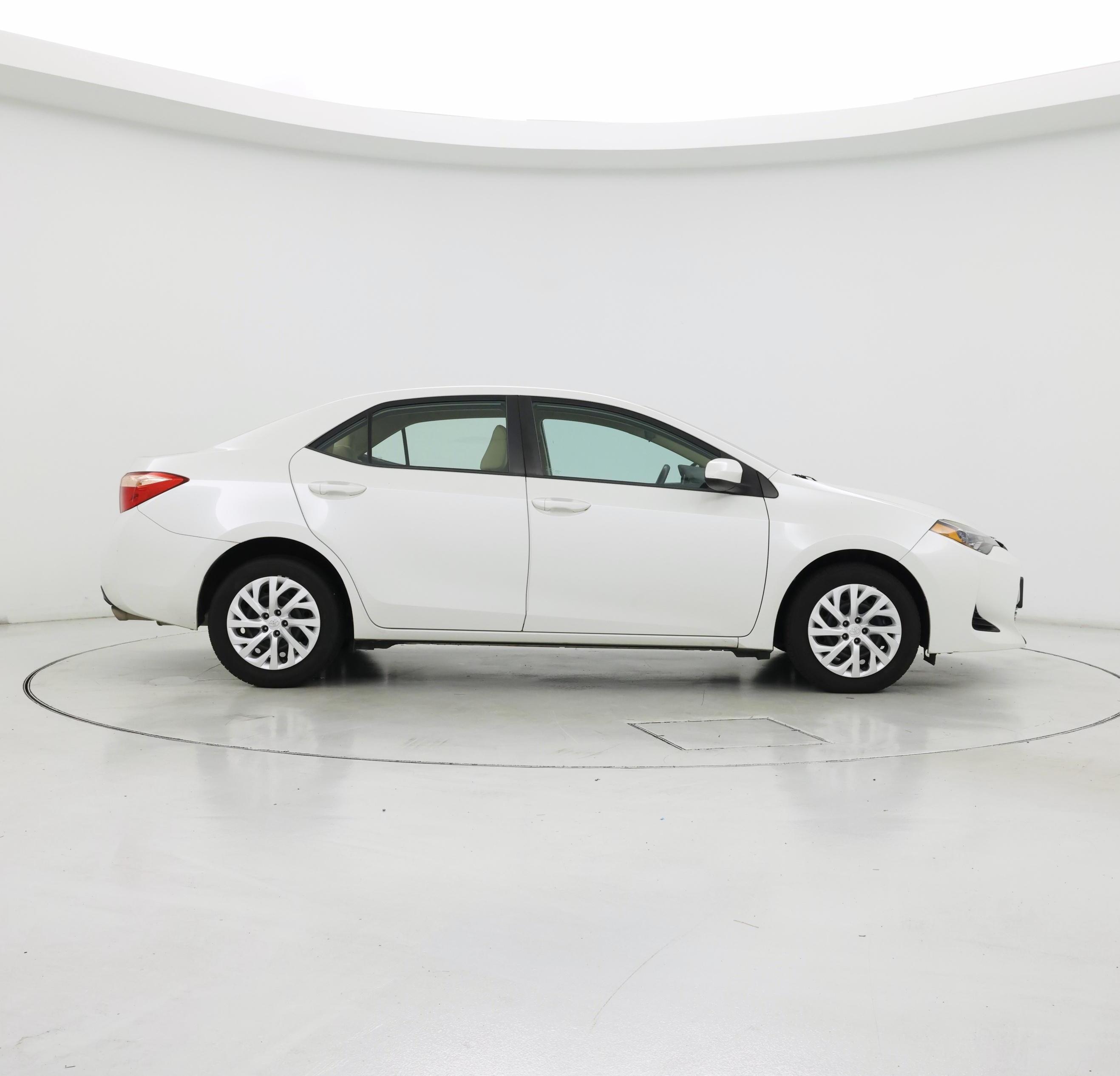 Thumbnail: 2017 Toyota Corolla - 7