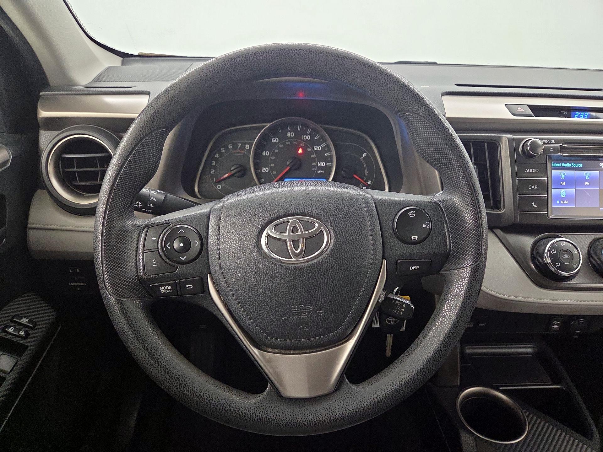 Thumbnail: 2015 Toyota RAV4 - 10