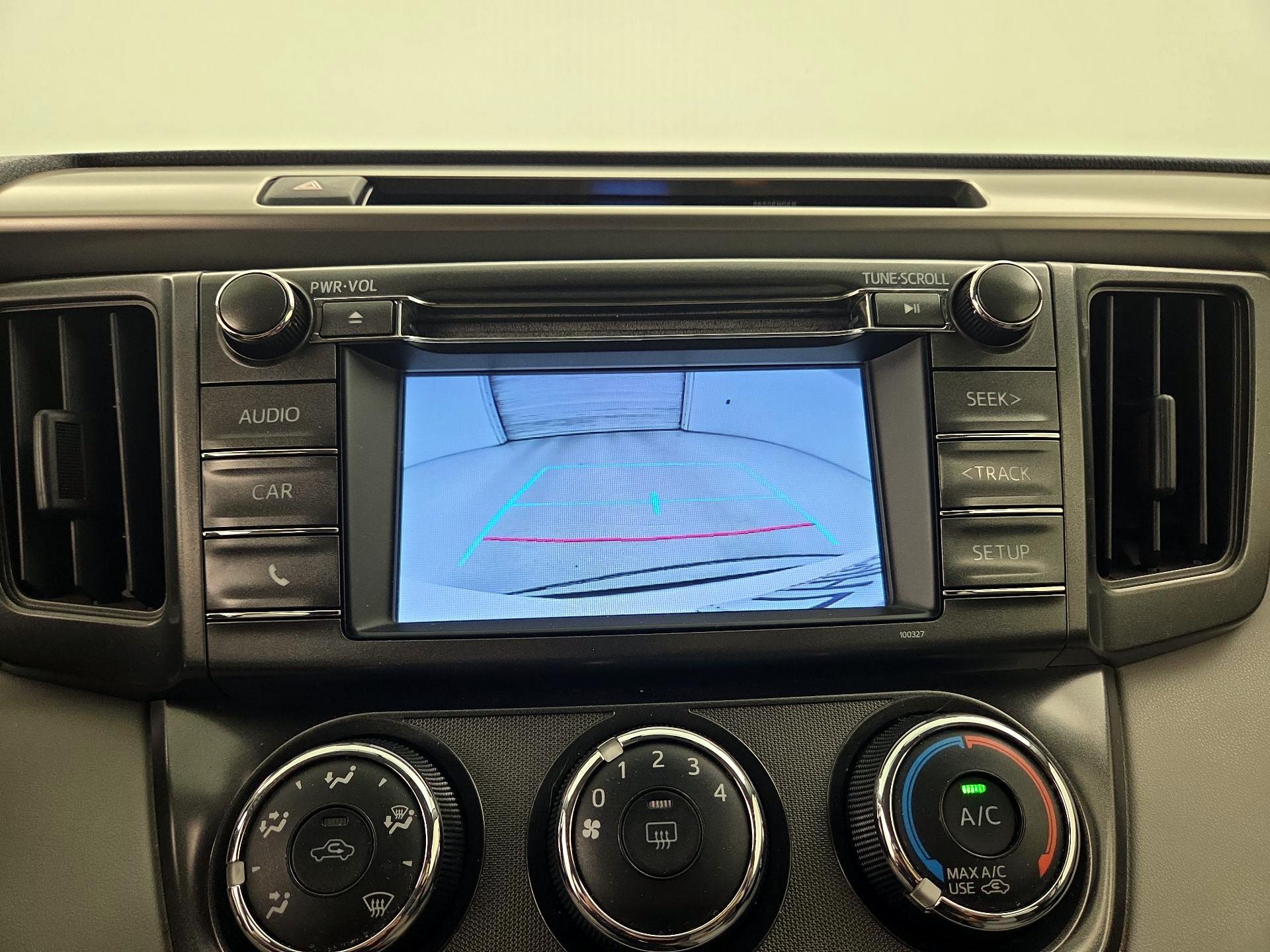 Thumbnail: 2015 Toyota RAV4 - 14