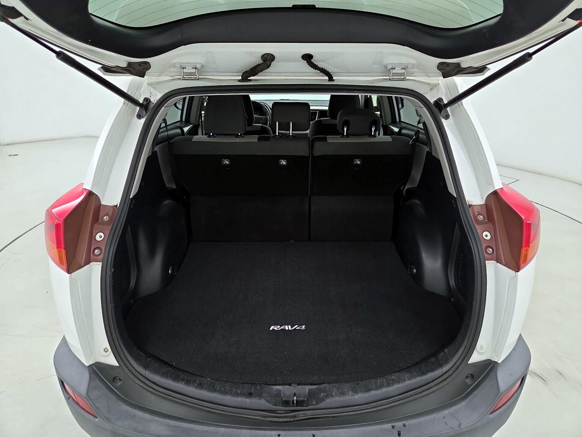 Thumbnail: 2015 Toyota RAV4 - 20