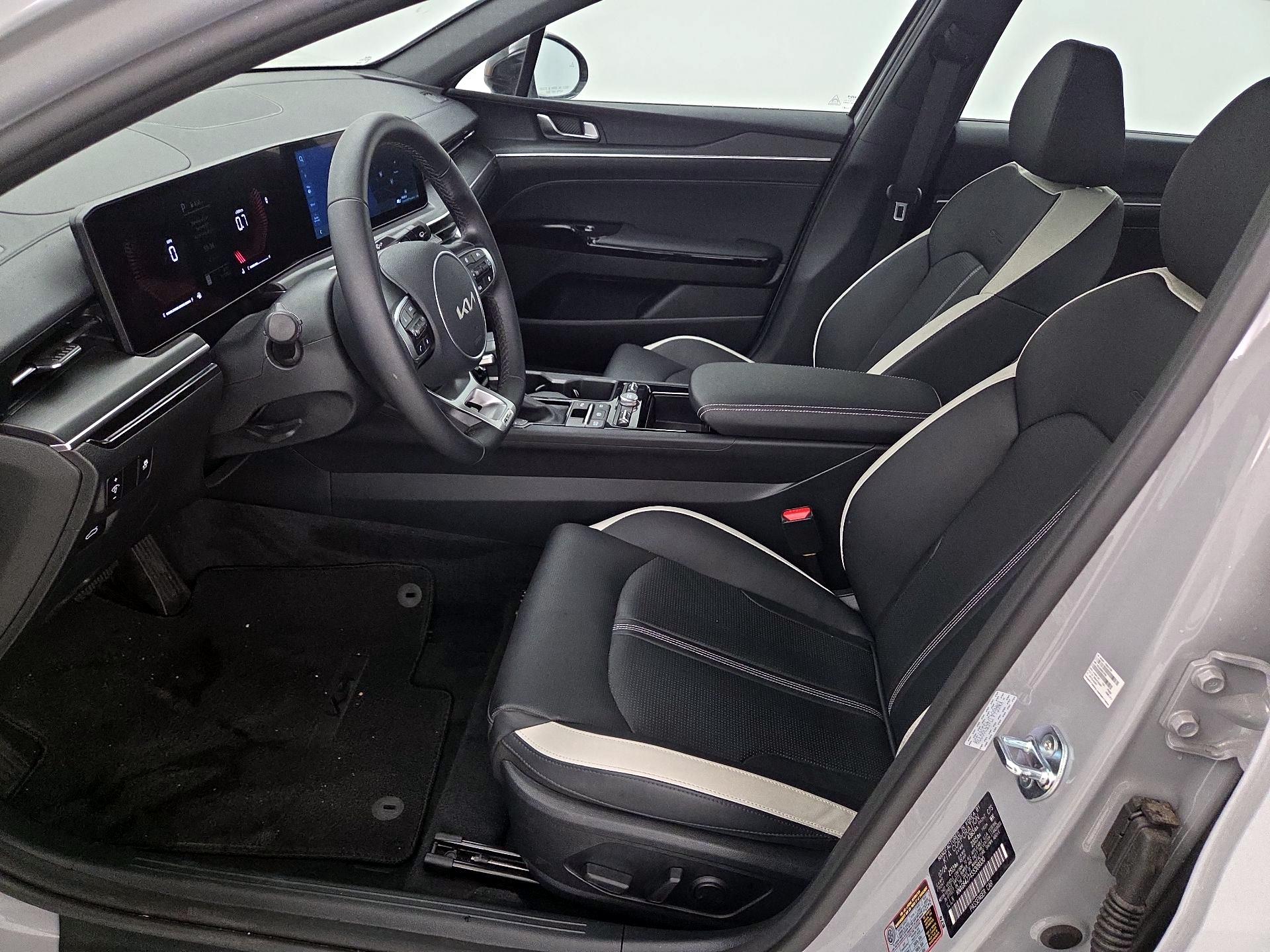 Thumbnail: 2025 Kia K5 - 11