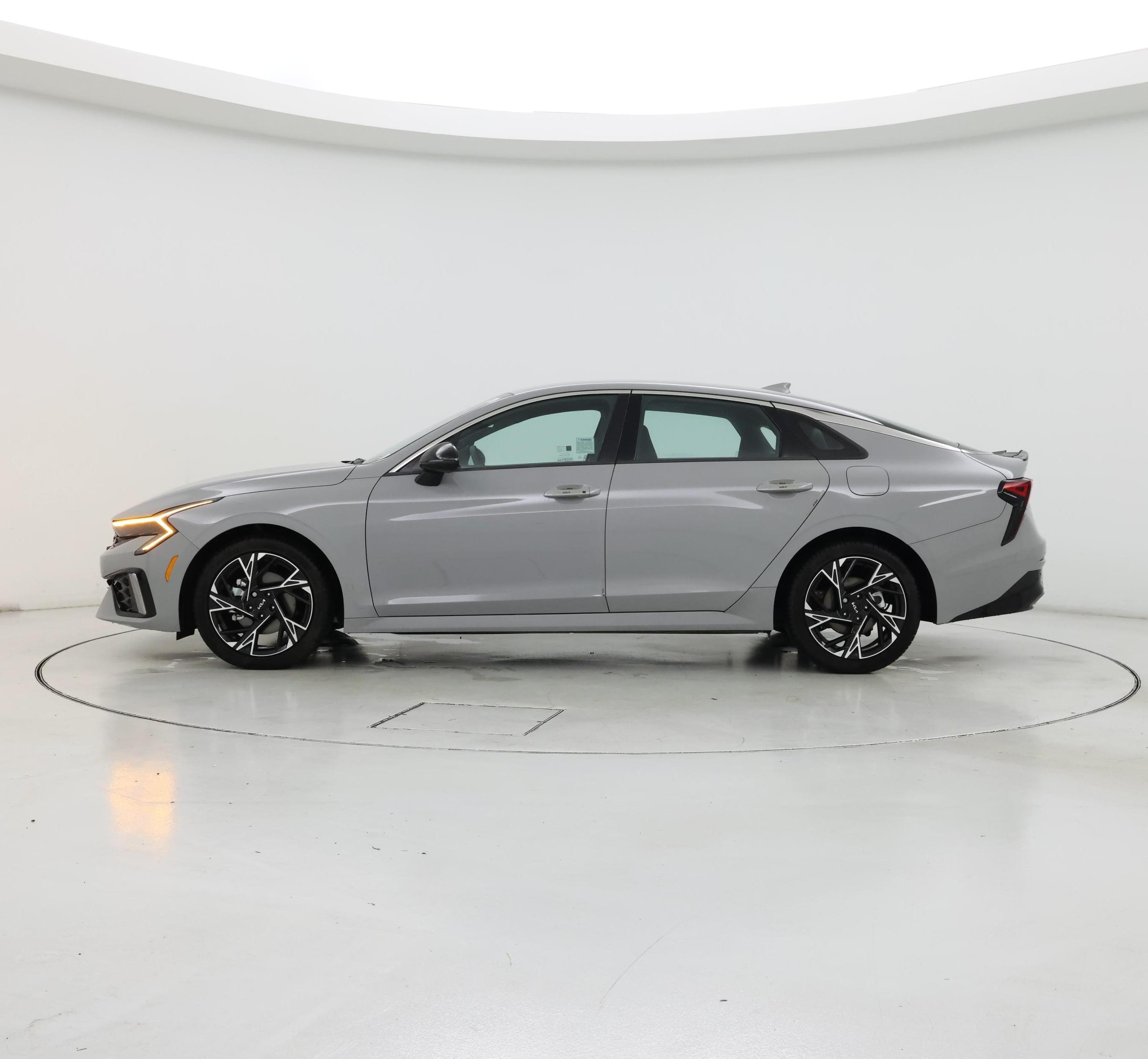 Thumbnail: 2025 Kia K5 - 3