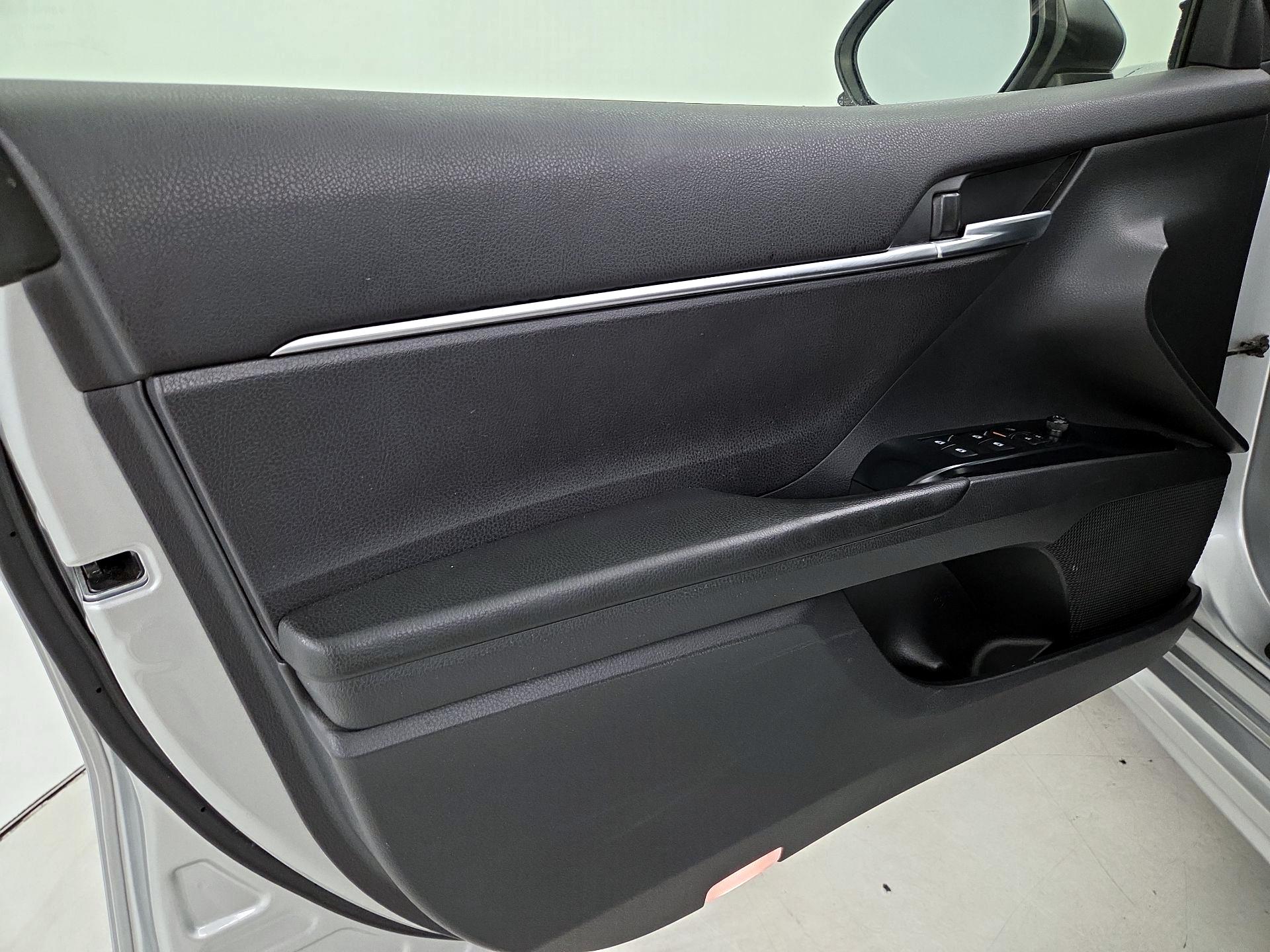 Thumbnail: 2018 Toyota Camry - 12