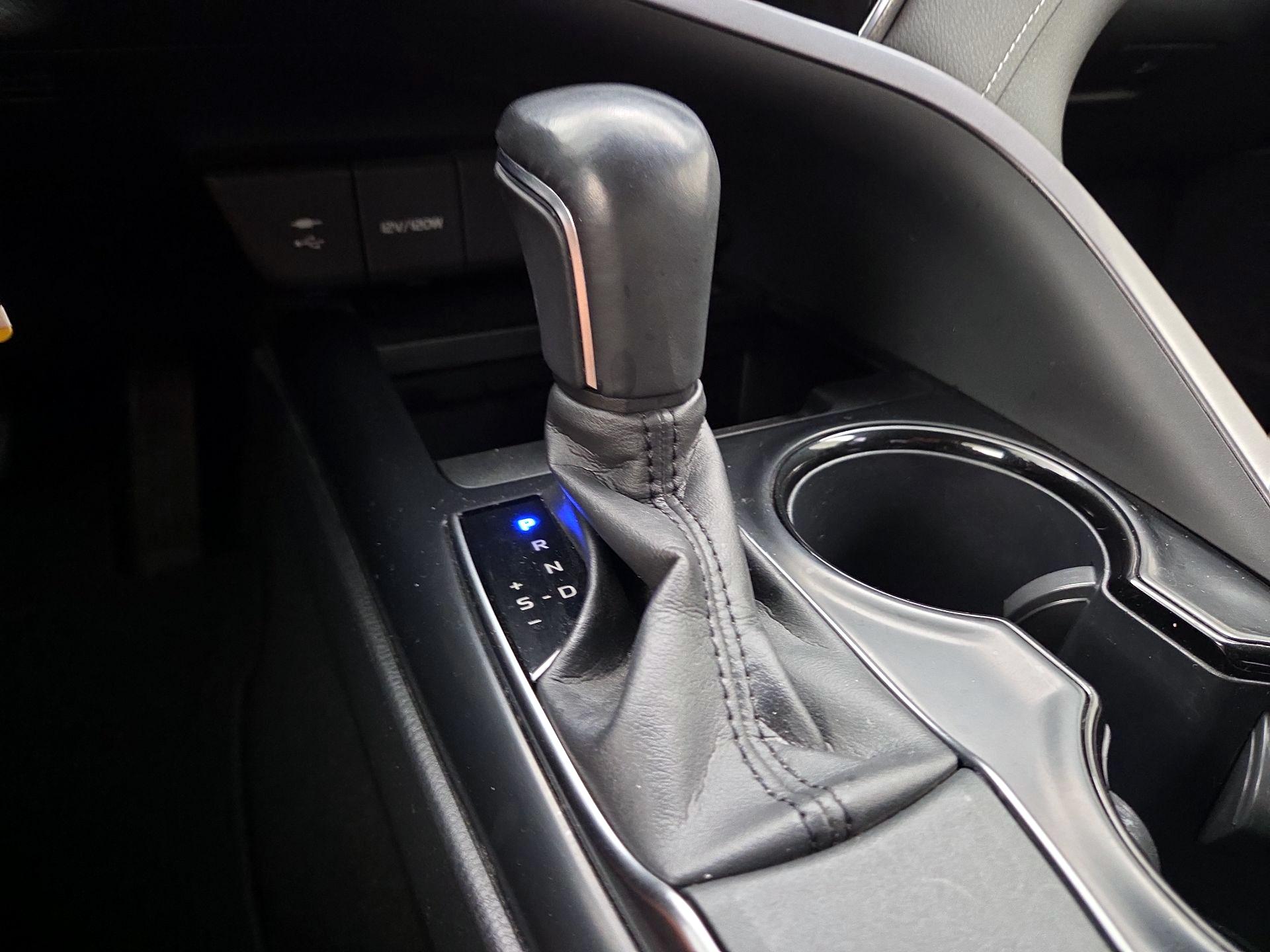 Thumbnail: 2018 Toyota Camry - 17