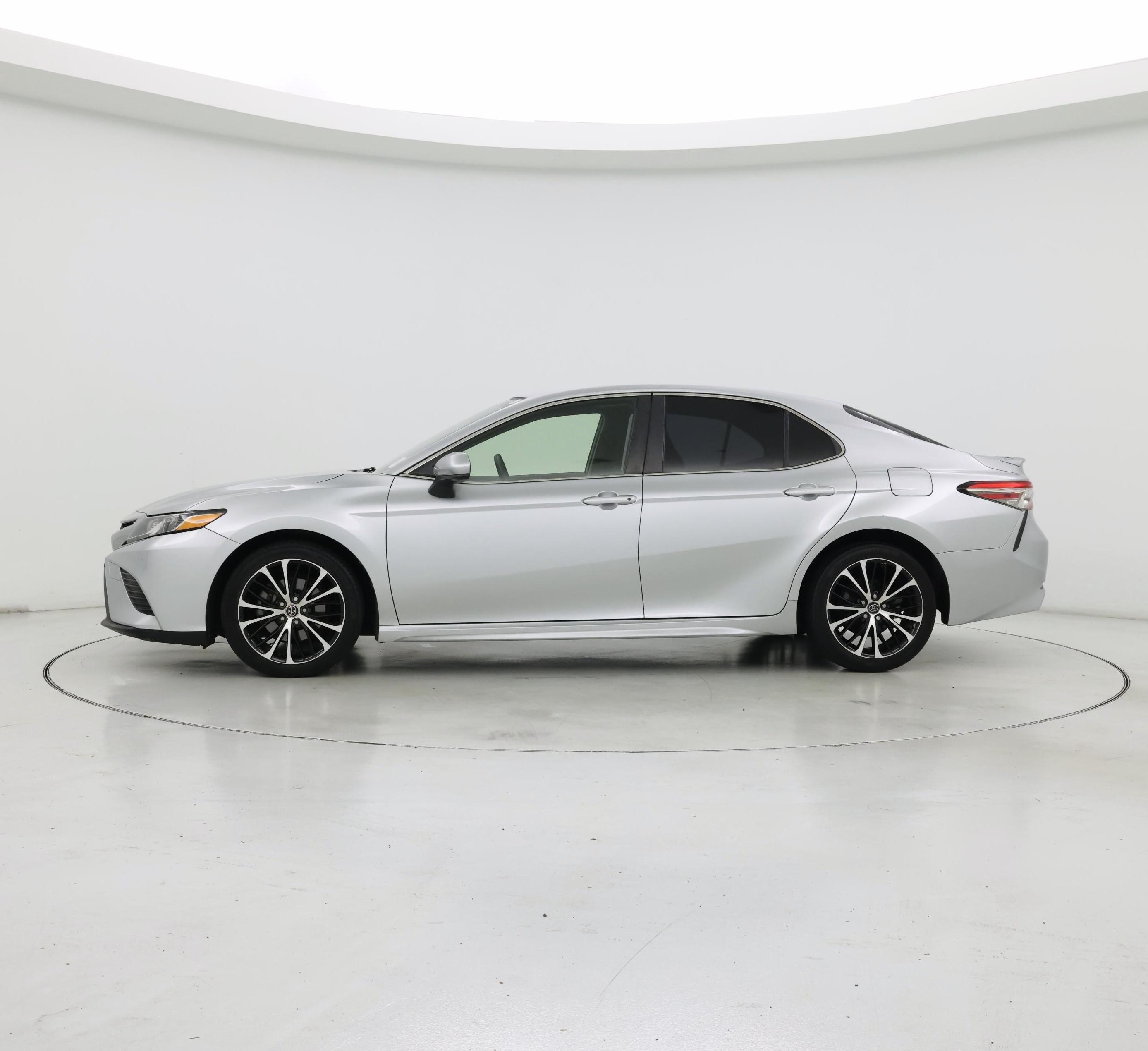 Thumbnail: 2018 Toyota Camry - 3