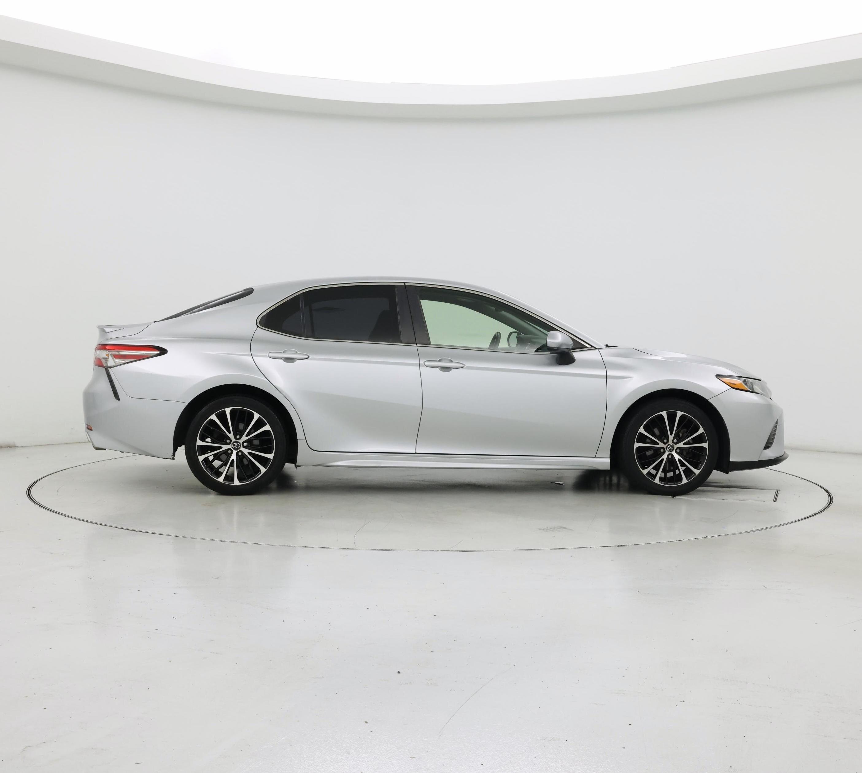Thumbnail: 2018 Toyota Camry - 7