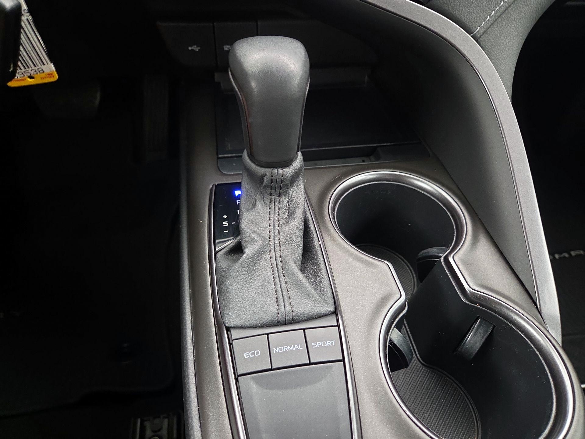 Thumbnail: 2023 Toyota Camry - 17
