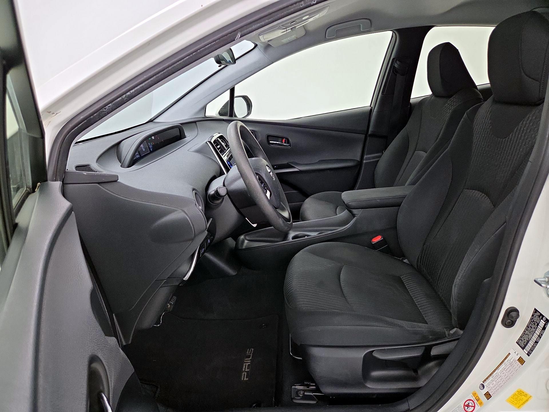 Thumbnail: 2016 Toyota Prius - 11