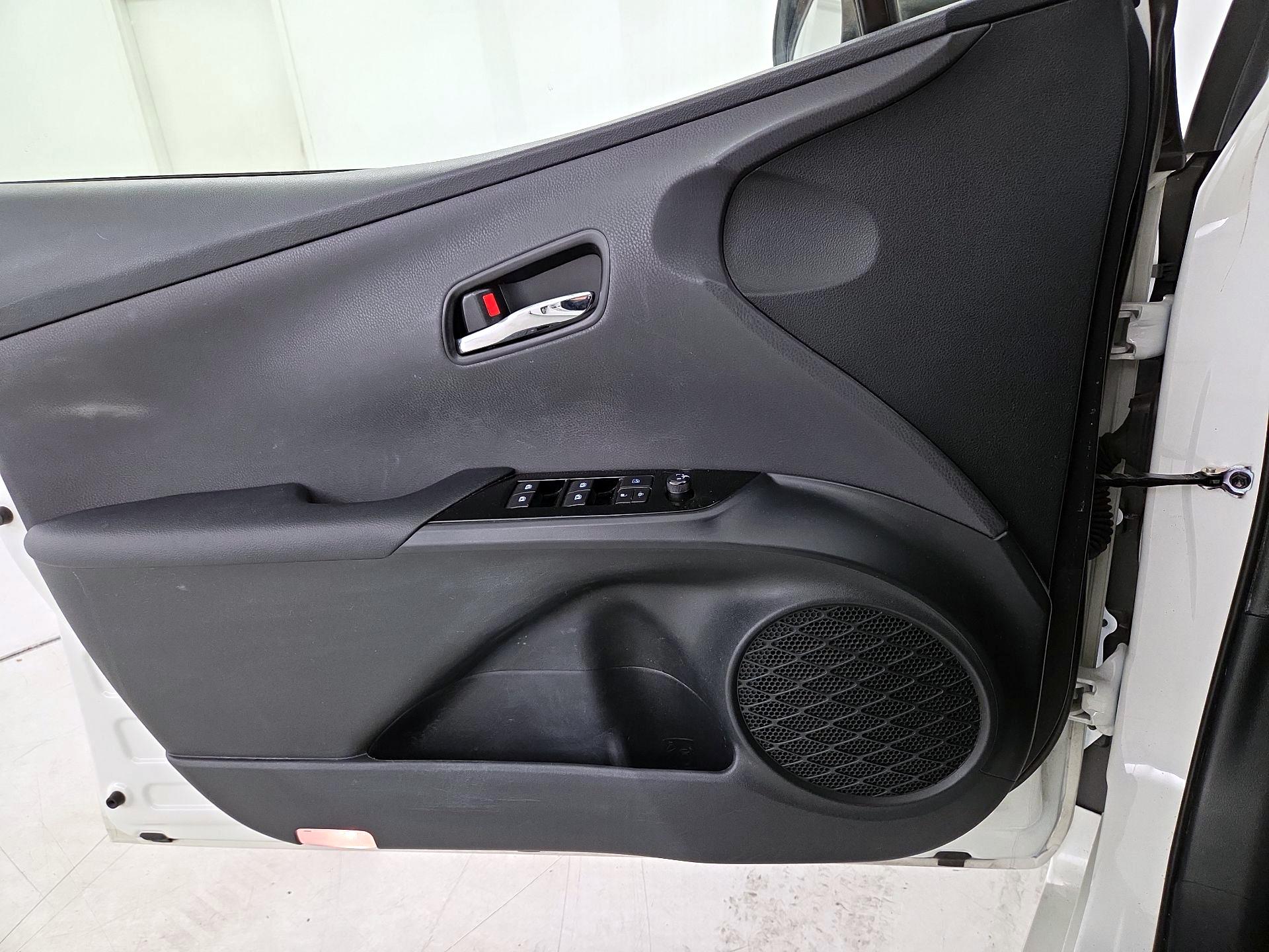 Thumbnail: 2016 Toyota Prius - 12