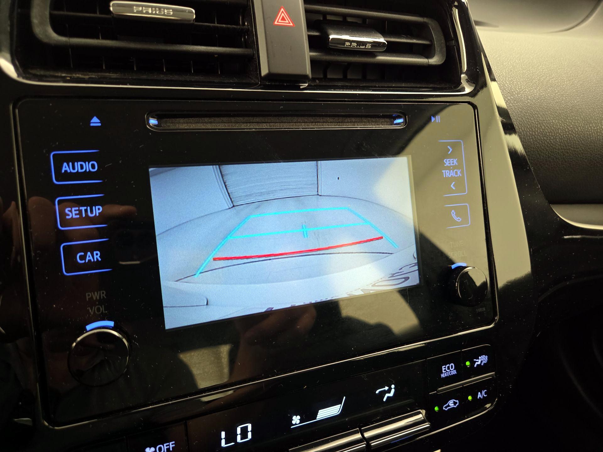 Thumbnail: 2016 Toyota Prius - 14