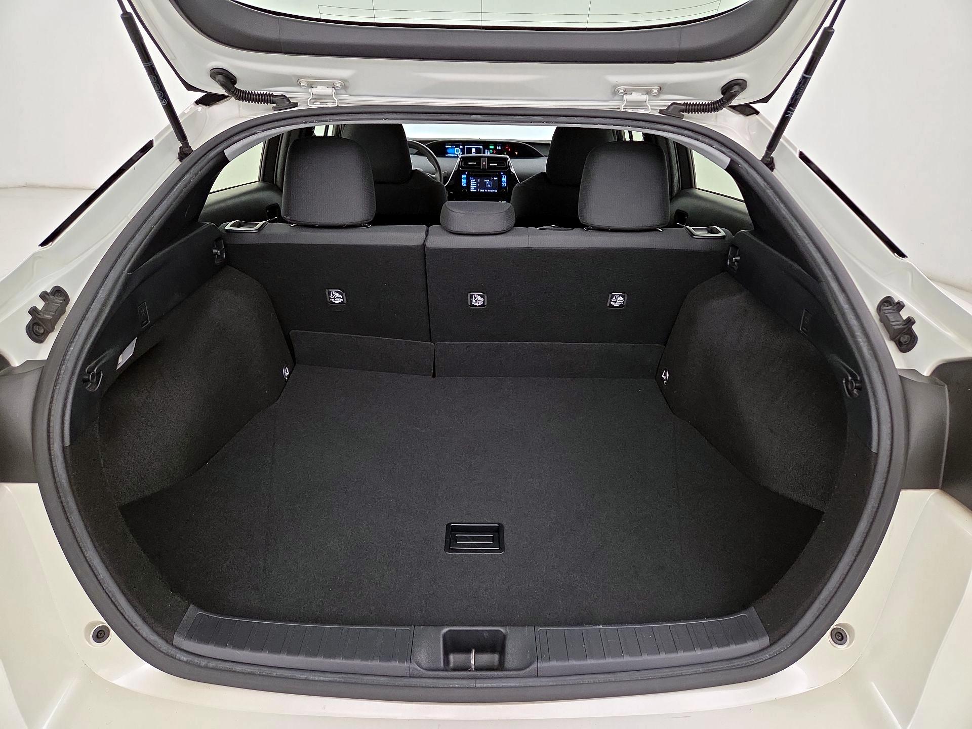 Thumbnail: 2016 Toyota Prius - 20
