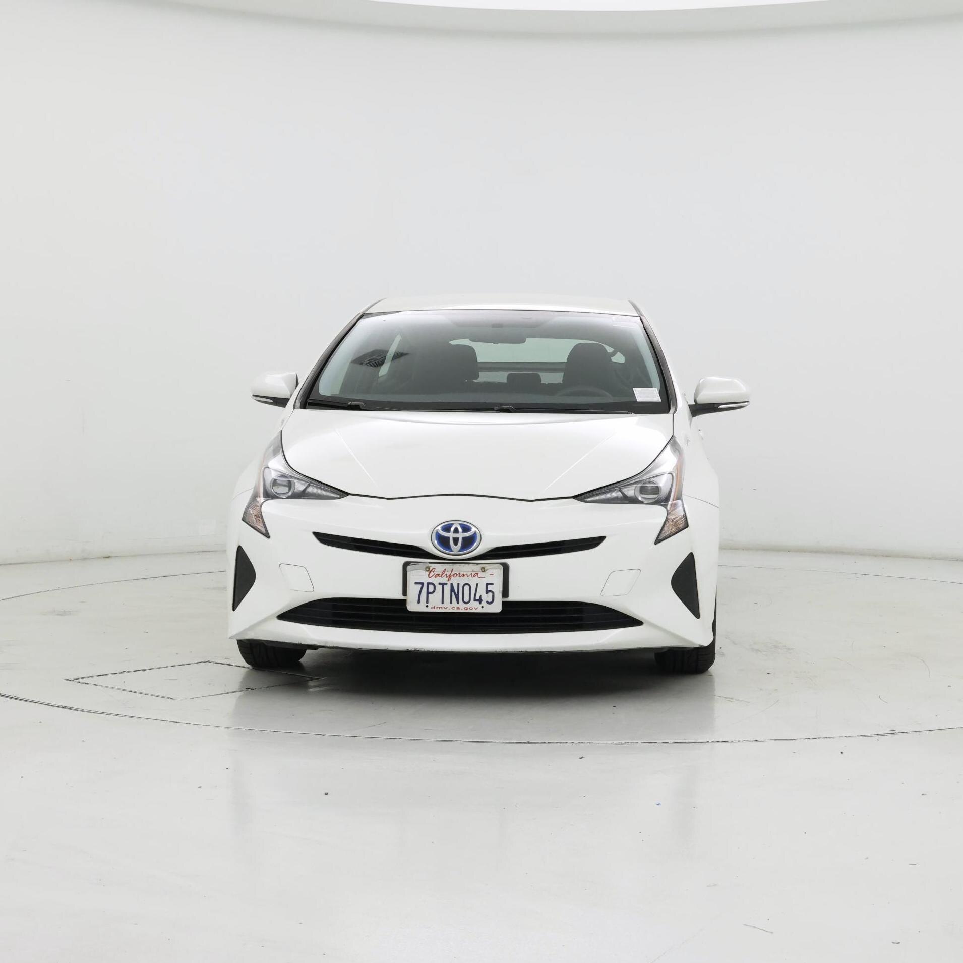 Thumbnail: 2016 Toyota Prius - 5