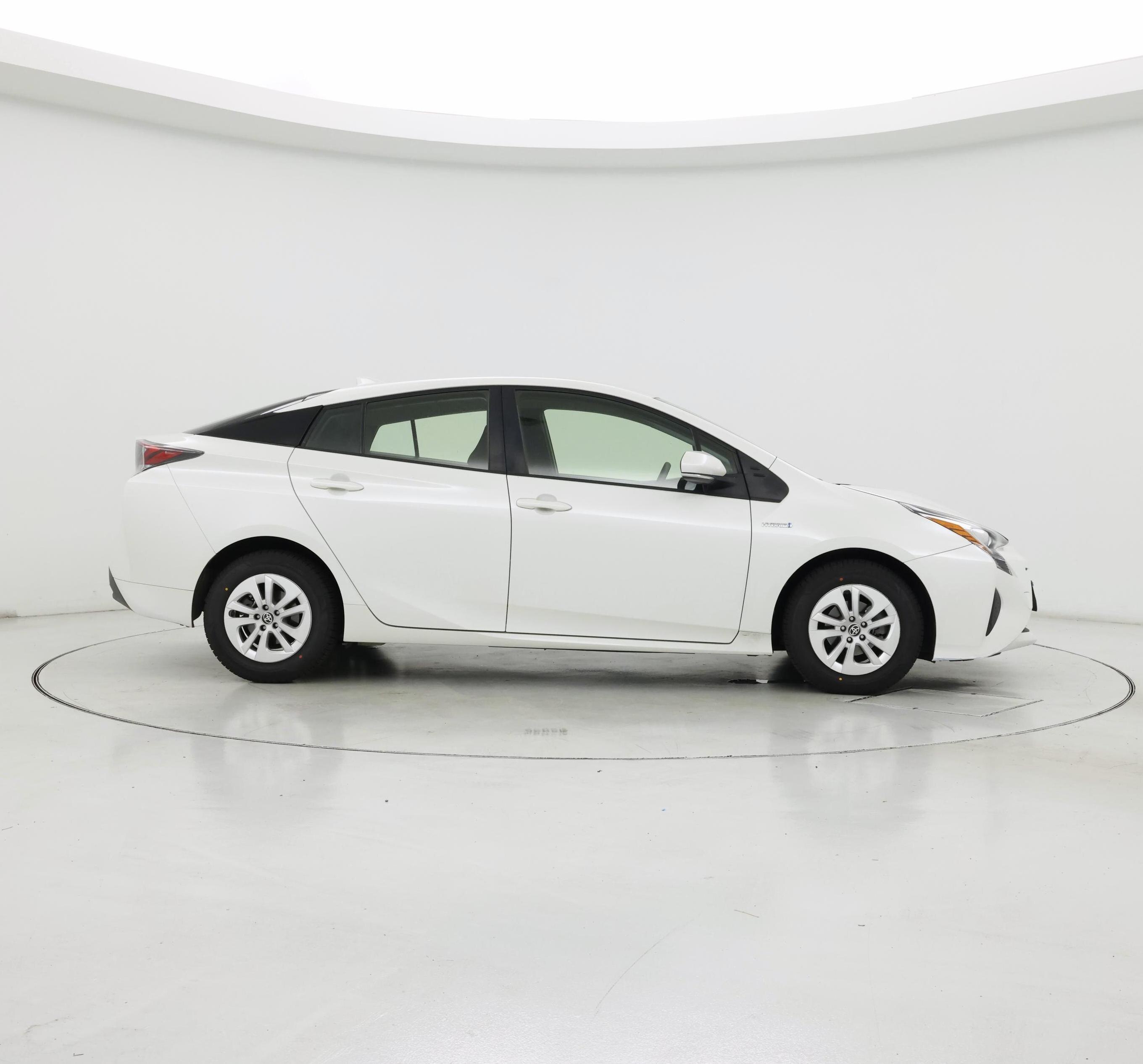 Thumbnail: 2016 Toyota Prius - 7
