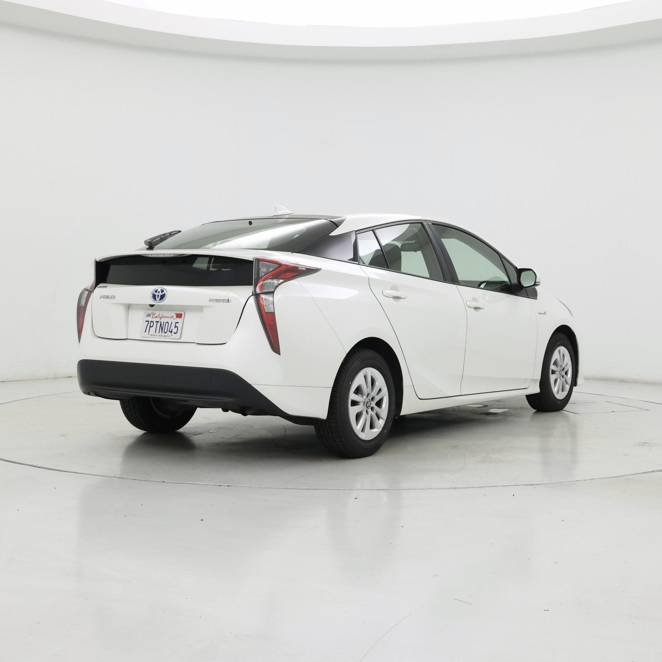 Thumbnail: 2016 Toyota Prius - 8