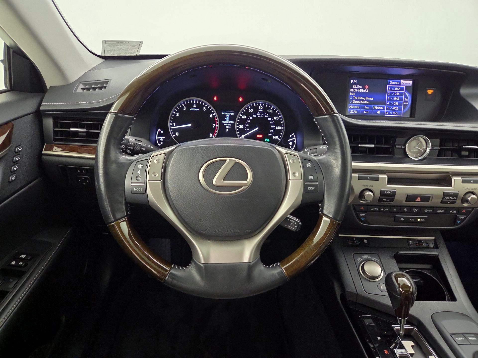 Thumbnail: 2014 Lexus ES - 10