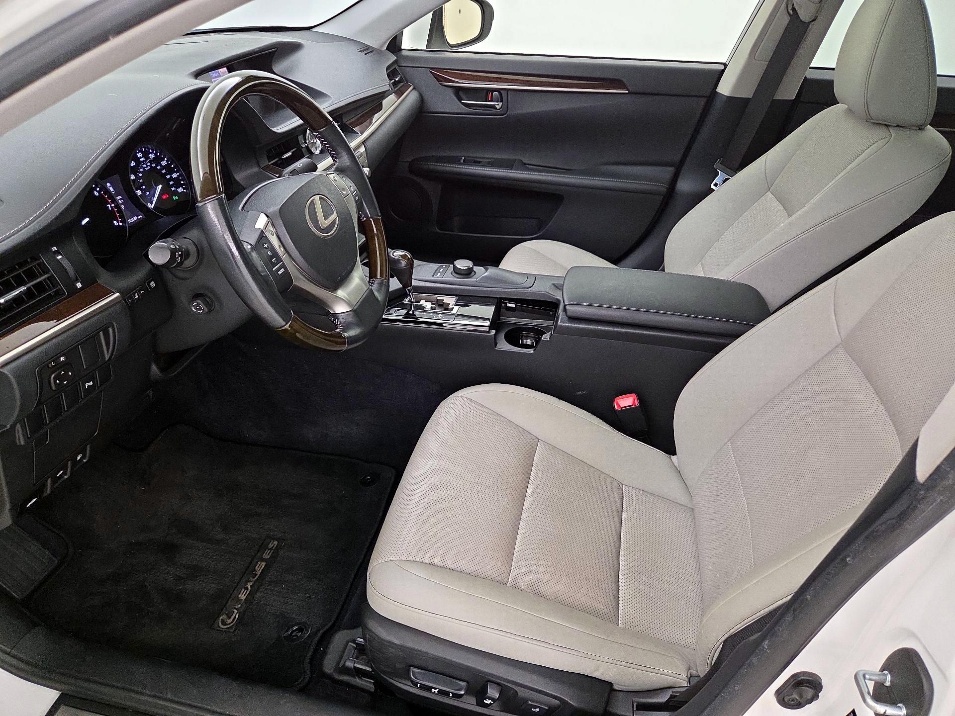 Thumbnail: 2014 Lexus ES - 11