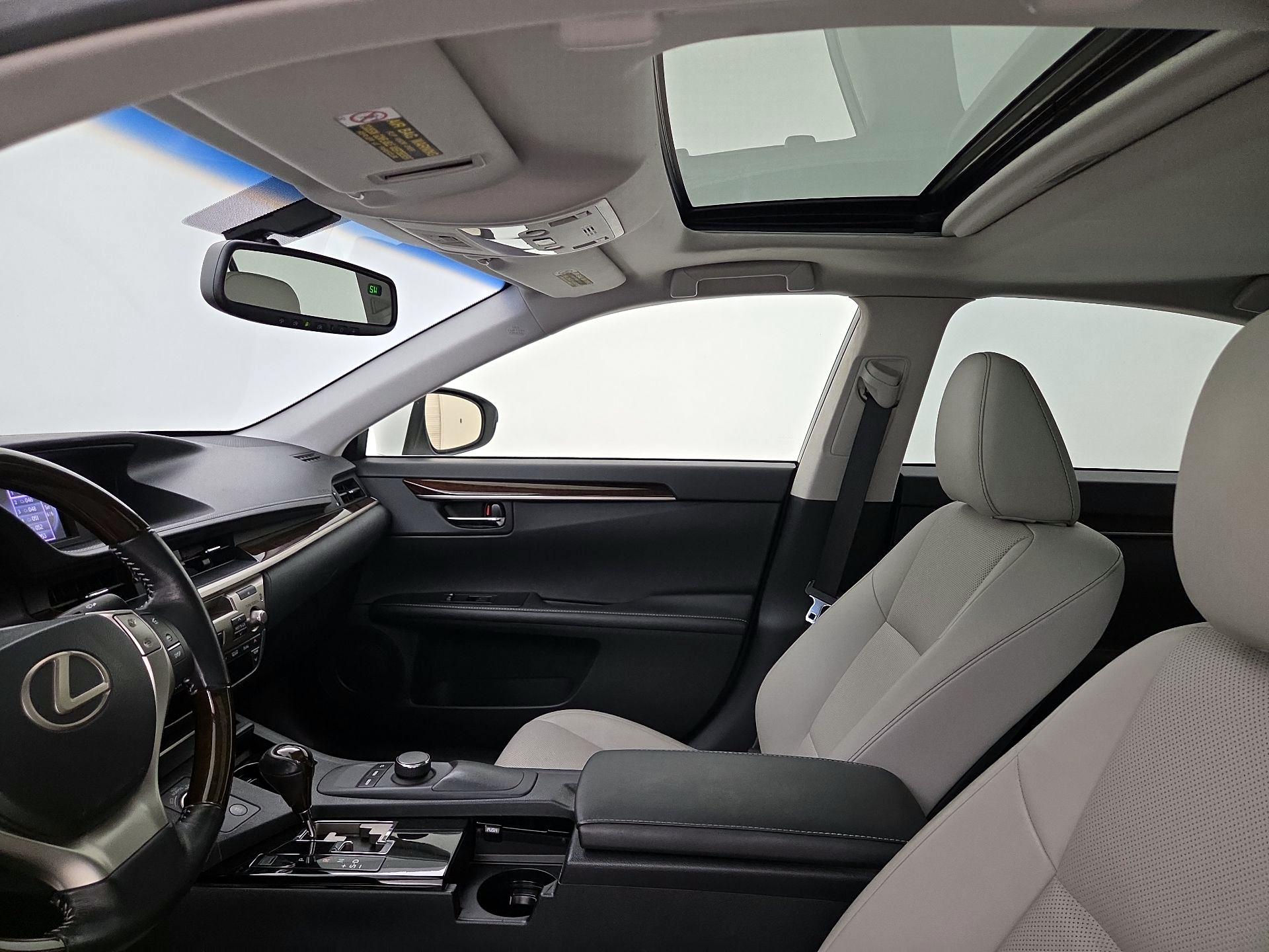 Thumbnail: 2014 Lexus ES - 18