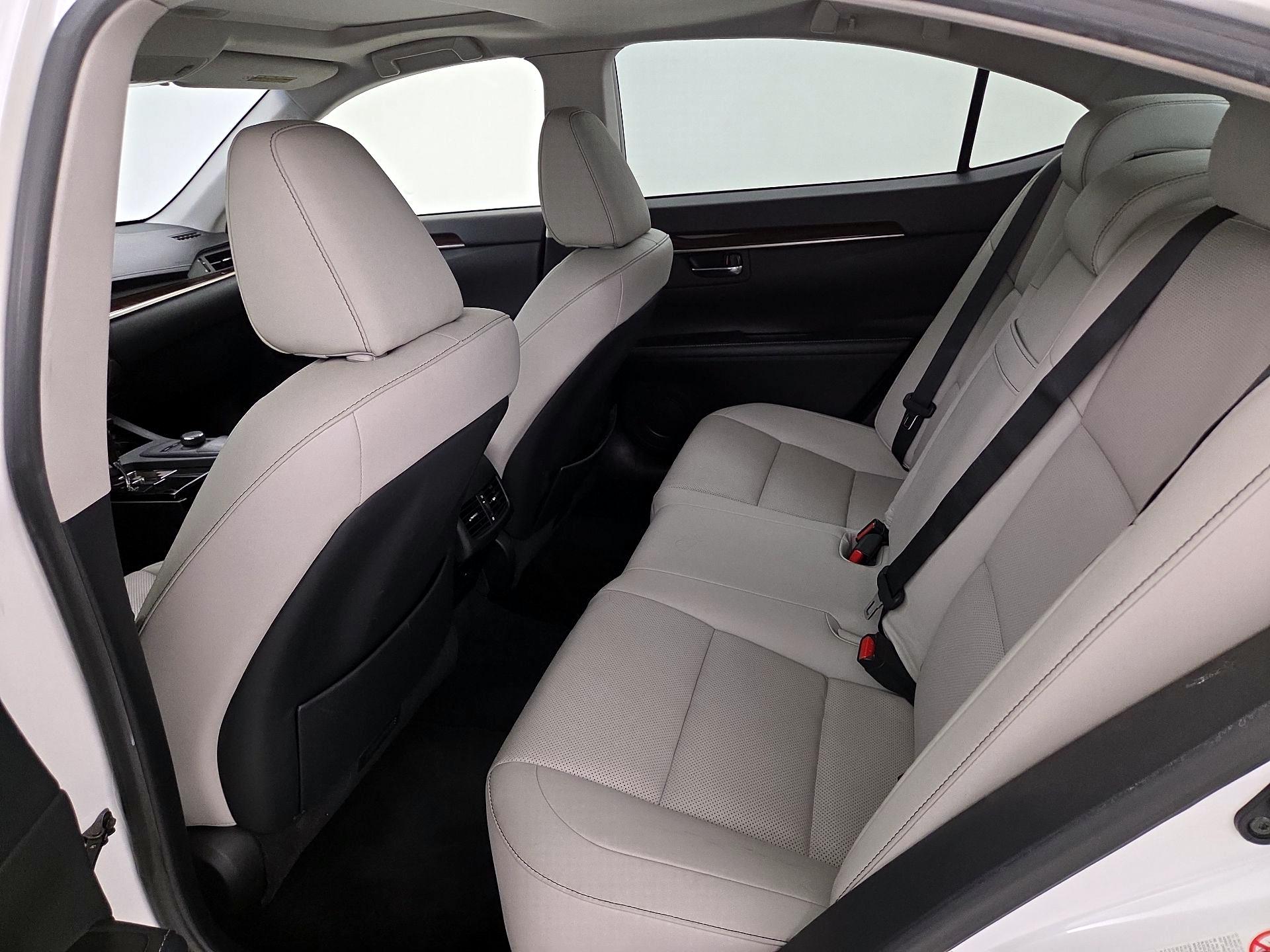 Thumbnail: 2014 Lexus ES - 19