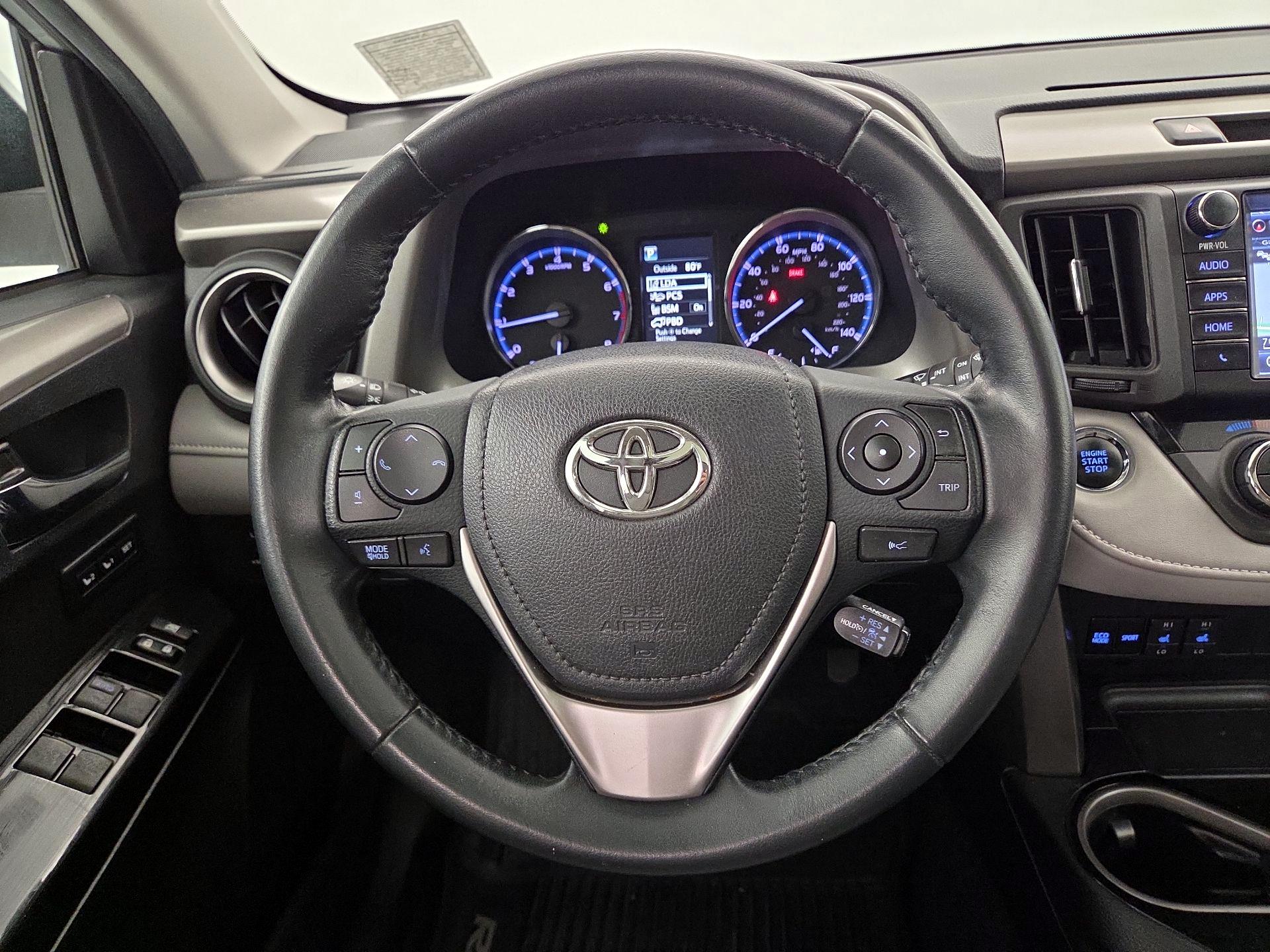Thumbnail: 2018 Toyota RAV4 - 10