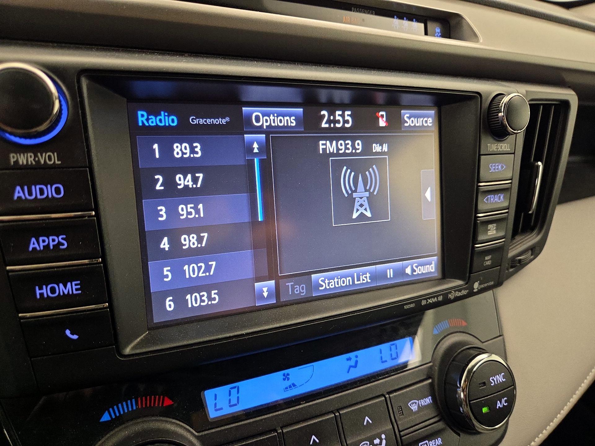 Thumbnail: 2018 Toyota RAV4 - 16