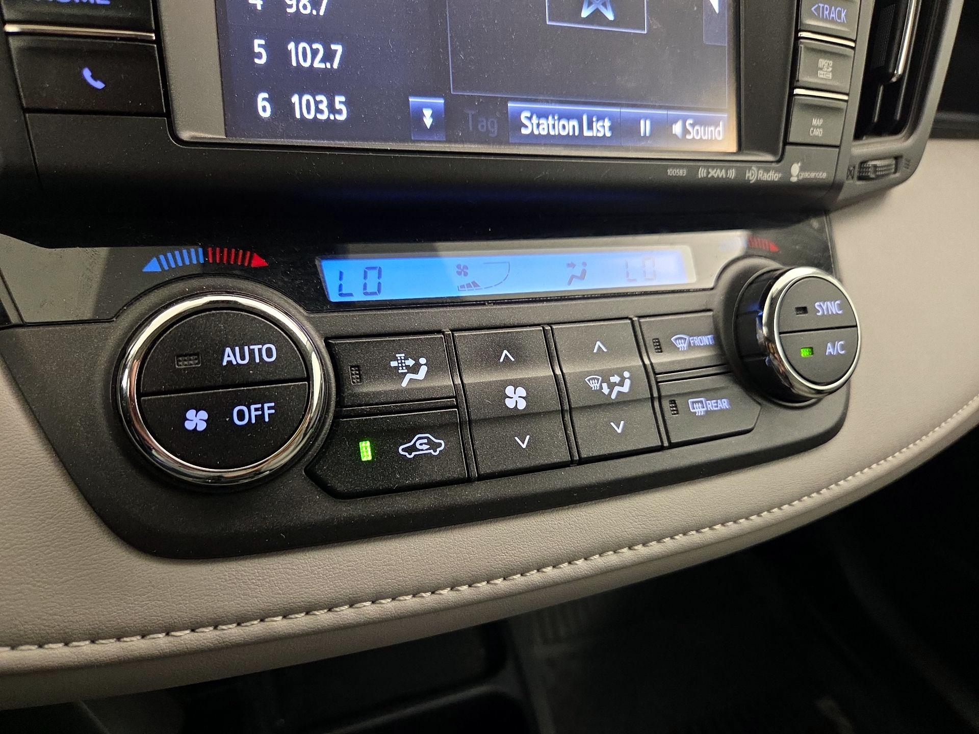 Thumbnail: 2018 Toyota RAV4 - 17